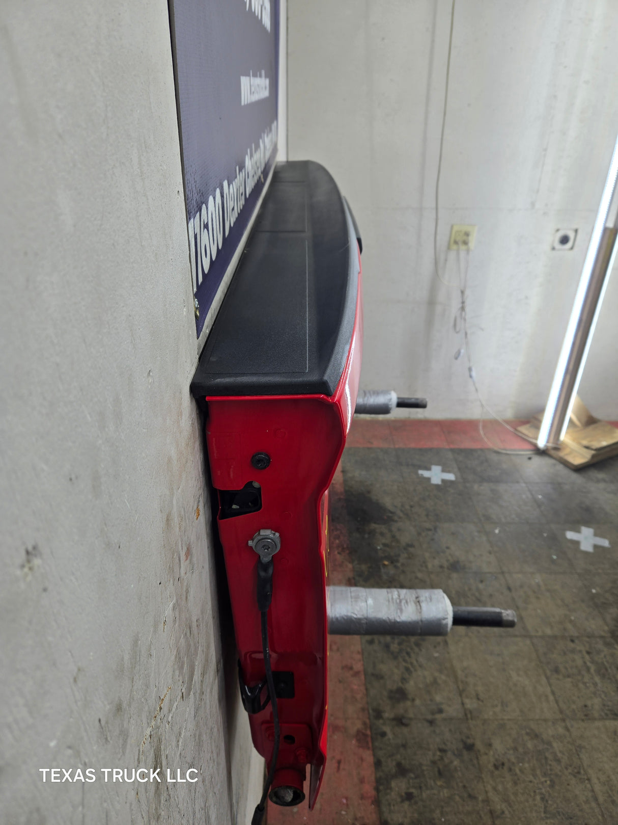 2023-2025 Ford Super Duty F250 F350 F450 F550 Tailgate - Red