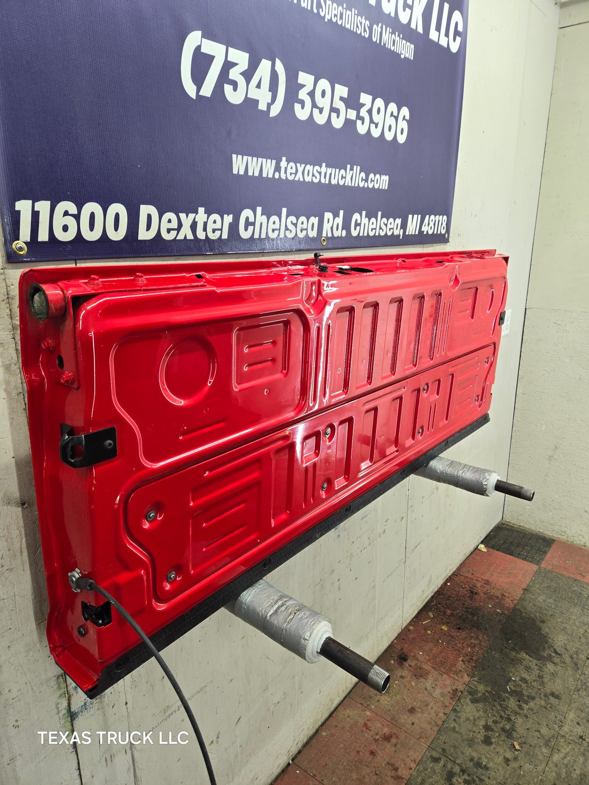 2023-2025 Ford Super Duty F250 F350 F450 F550 Tailgate - Red