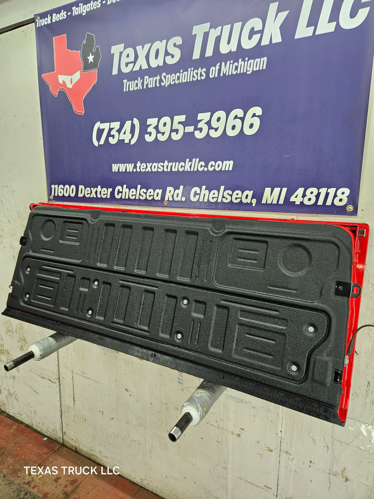 2023-2025 Ford Super Duty F250 F350 F450 F550 Tailgate - Red