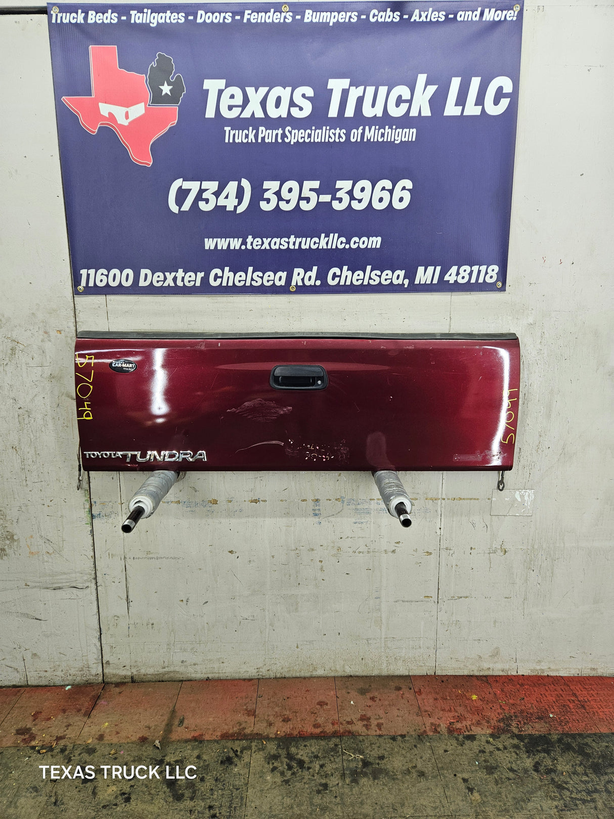 2001-2006 Toyota Tundra Tailgate - Maroon