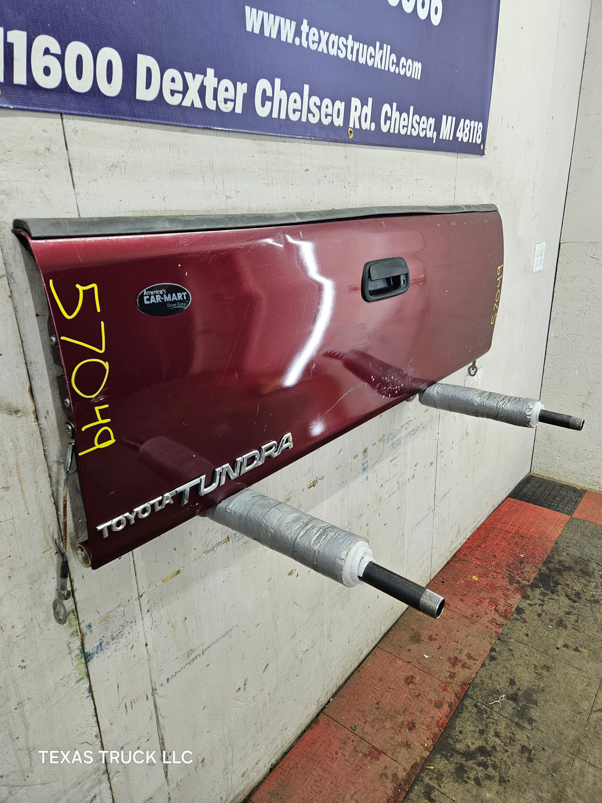 2001-2006 Toyota Tundra Tailgate - Maroon