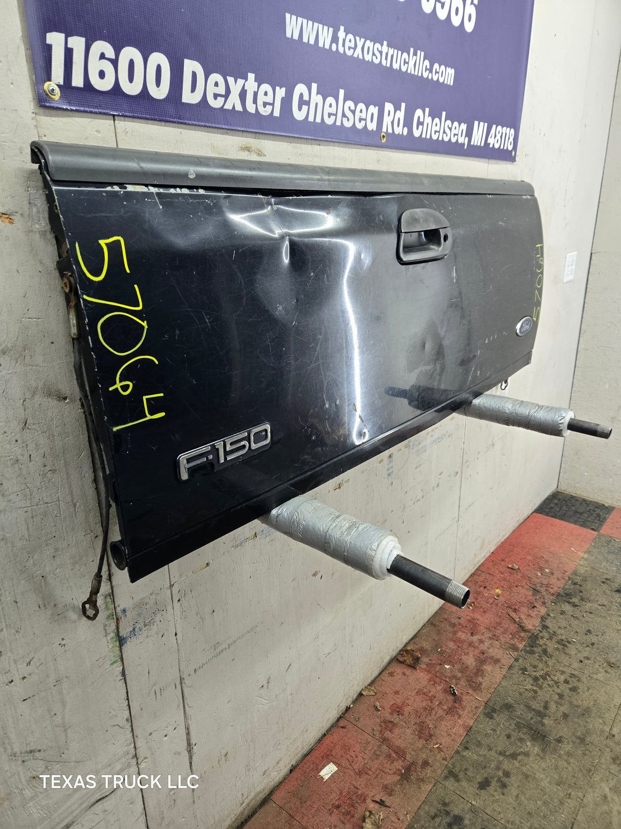 1997-2003 F150 / 1999-2007 Ford F250 F350 F450 F550 Super Duty Tailgate