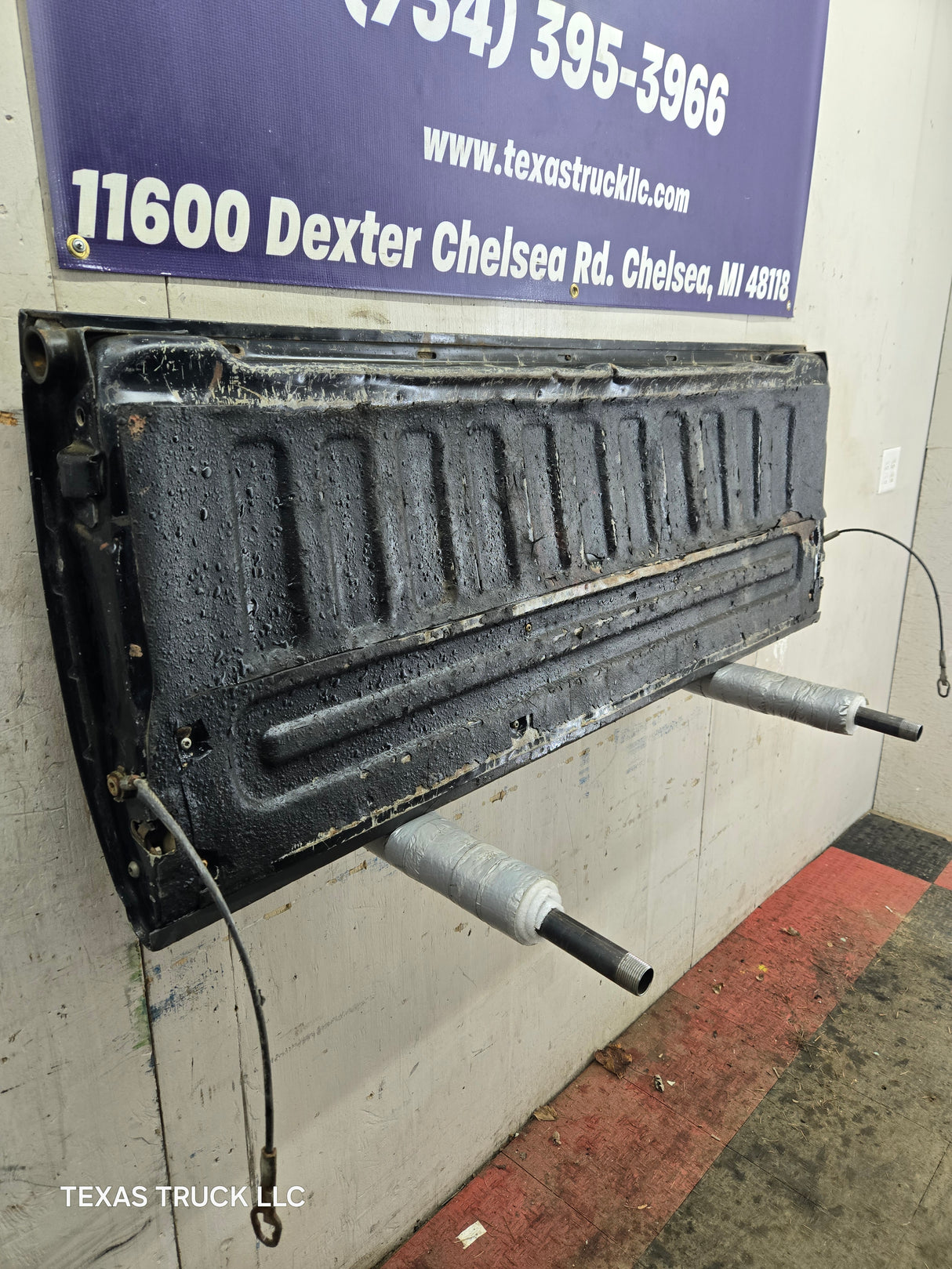 1997-2003 F150 / 1999-2007 Ford F250 F350 F450 F550 Super Duty Tailgate