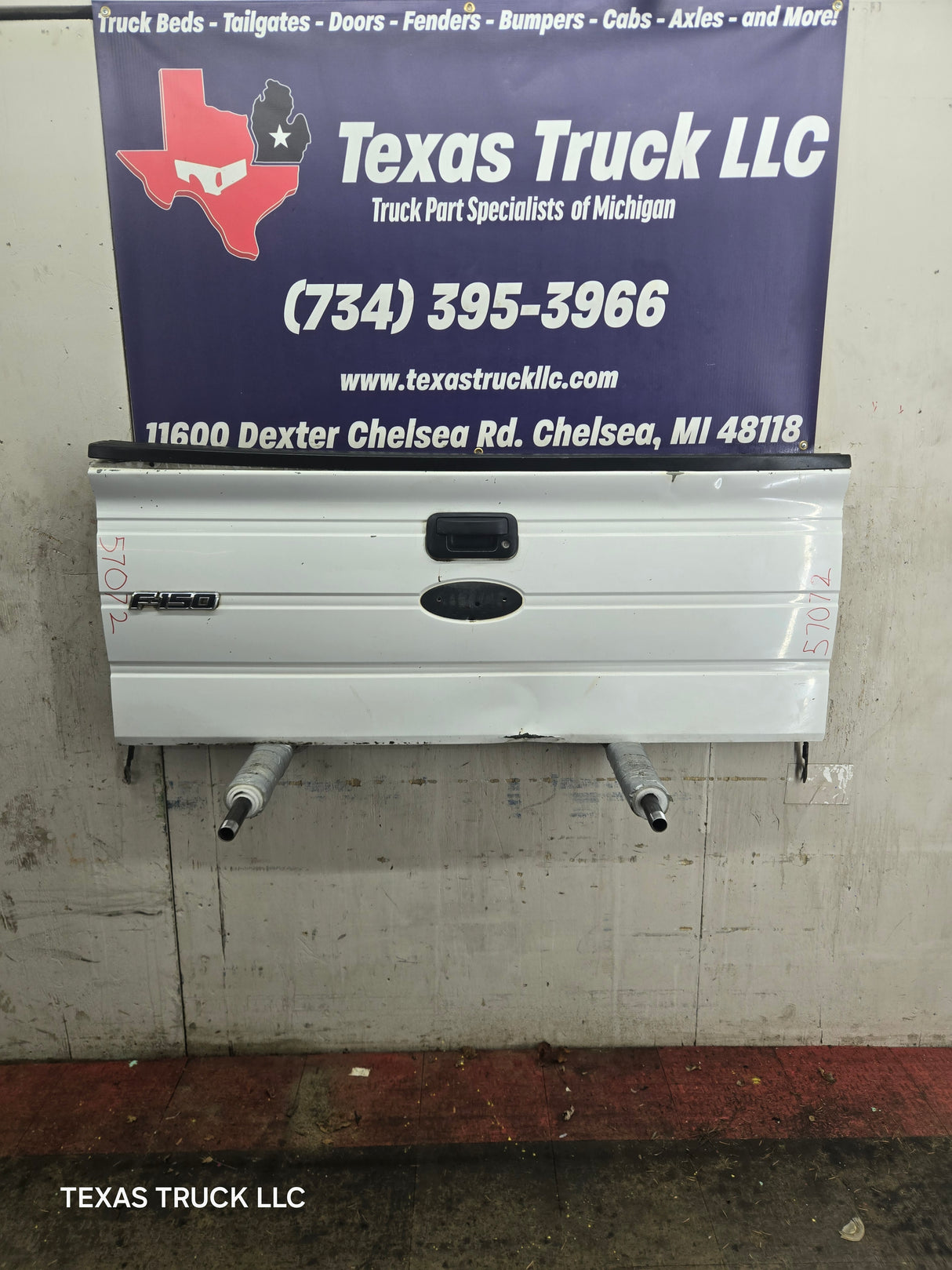 2009-2014 Ford F150 Tailgate - Oxford White