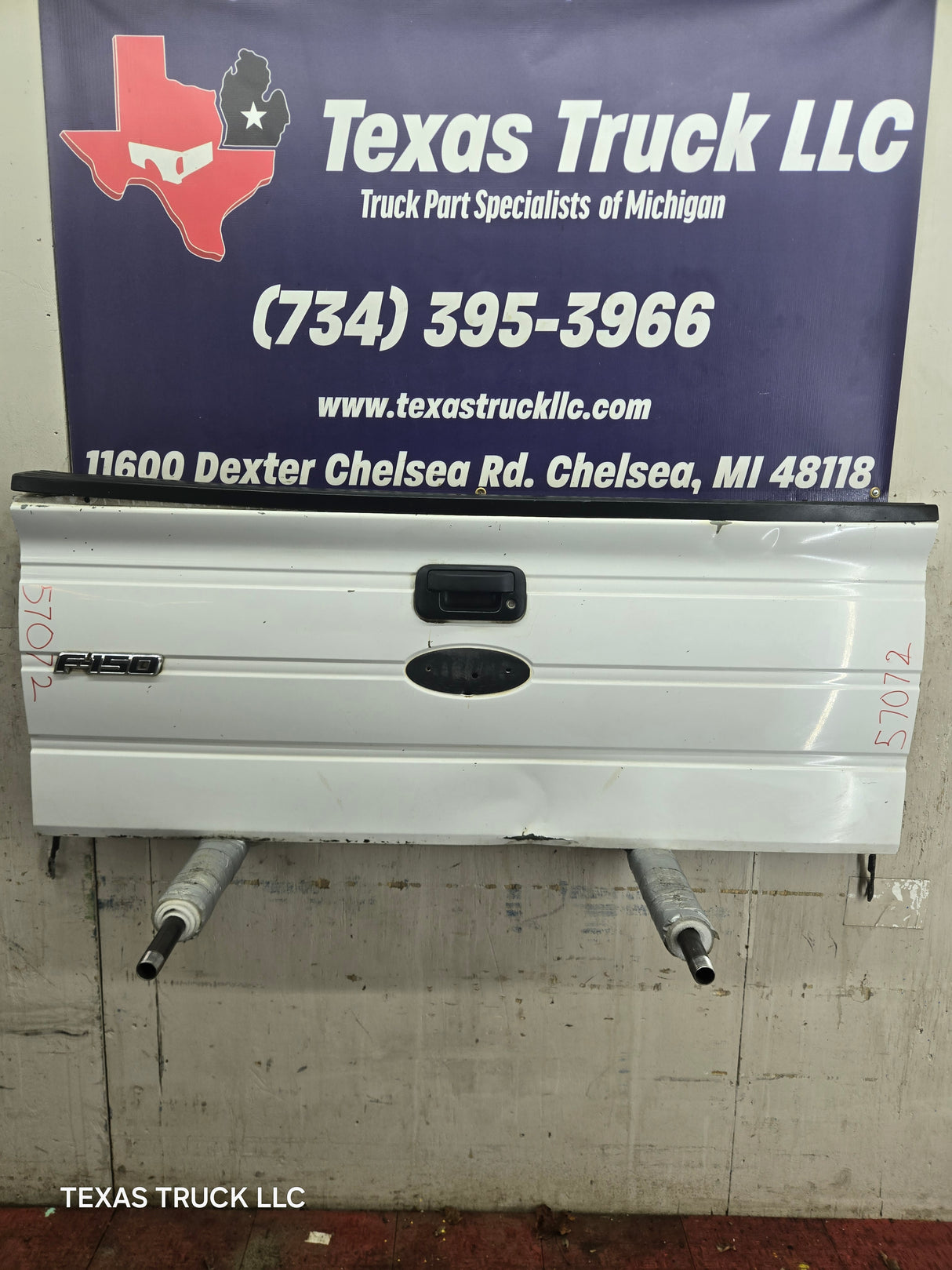 2009-2014 Ford F150 Tailgate - Oxford White