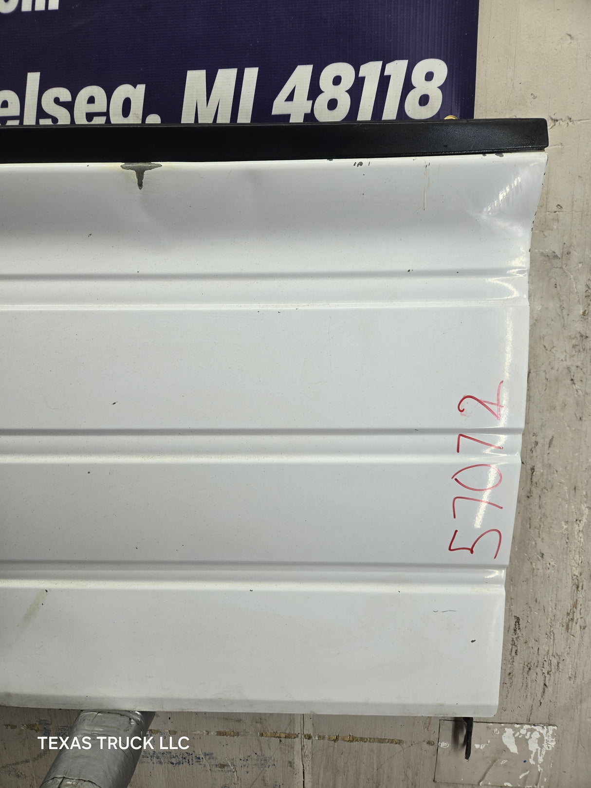 2009-2014 Ford F150 Tailgate - Oxford White