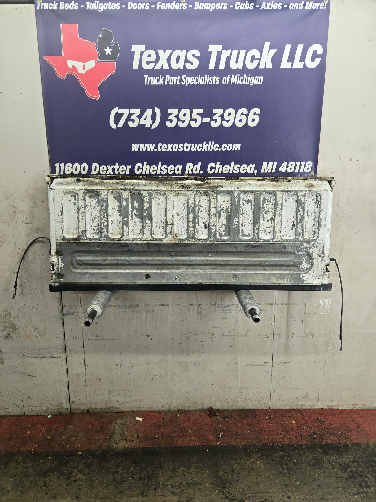 2009-2014 Ford F150 Tailgate - Oxford White