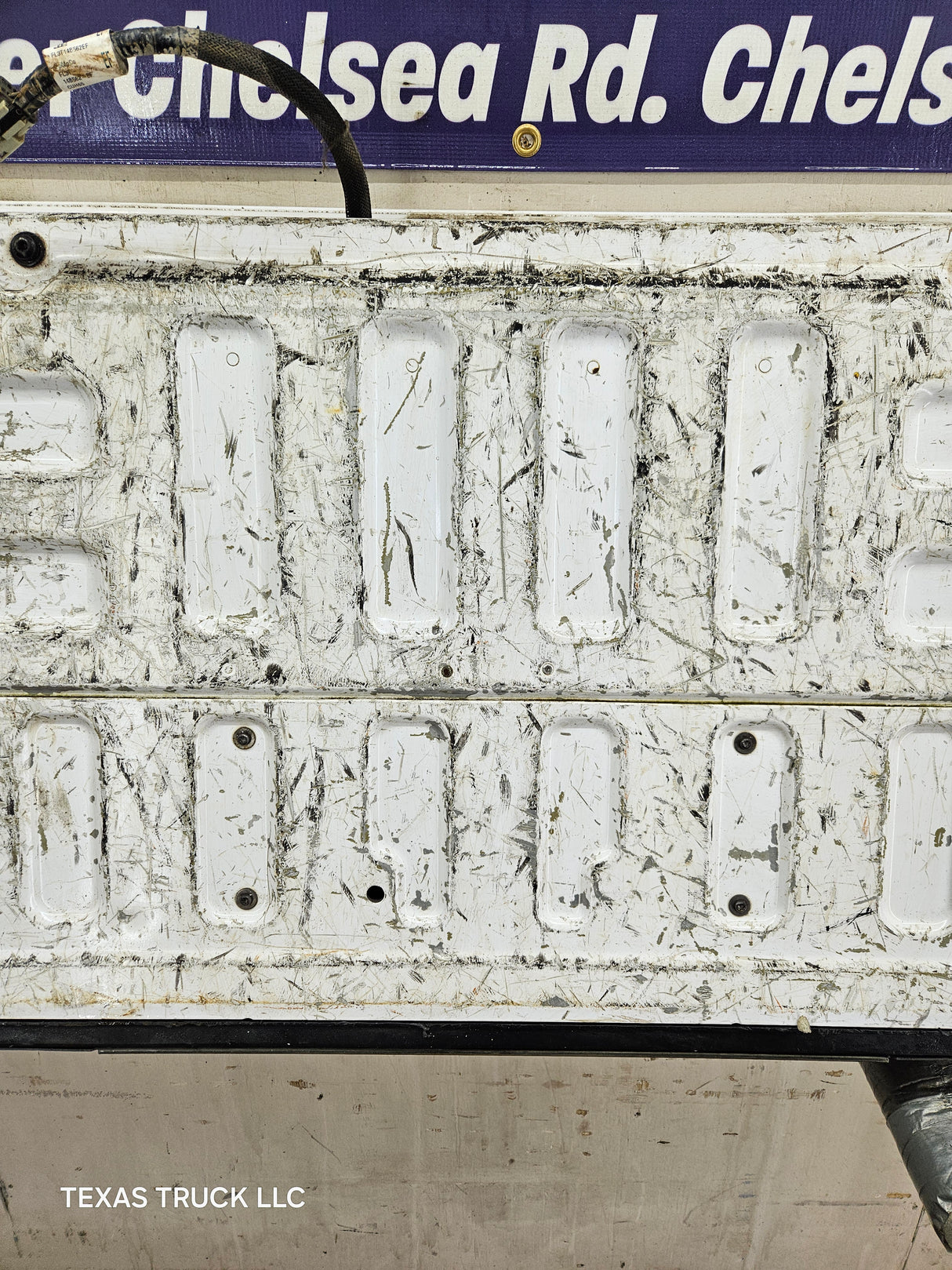 2015-2017 Ford F150 Tailgate W/Step - Oxford White