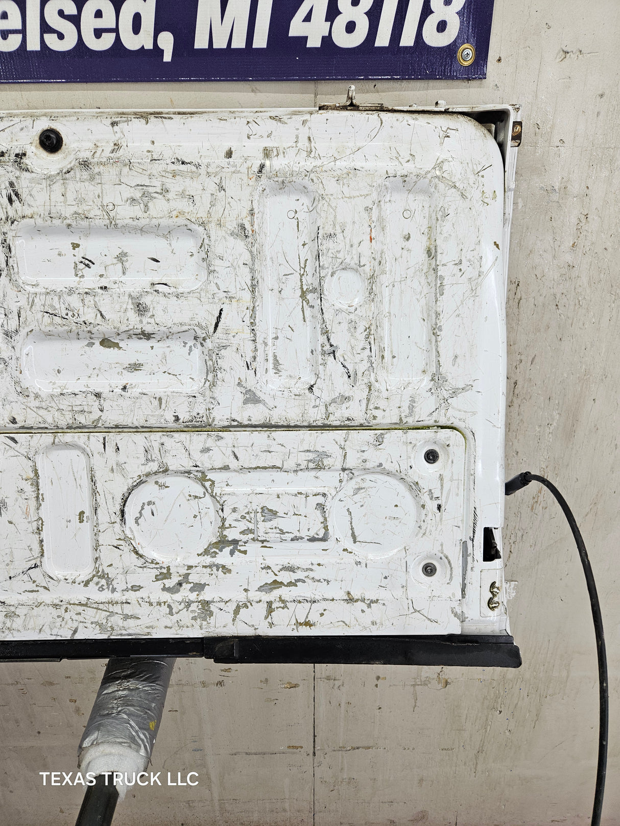 2015-2017 Ford F150 Tailgate W/Step - Oxford White