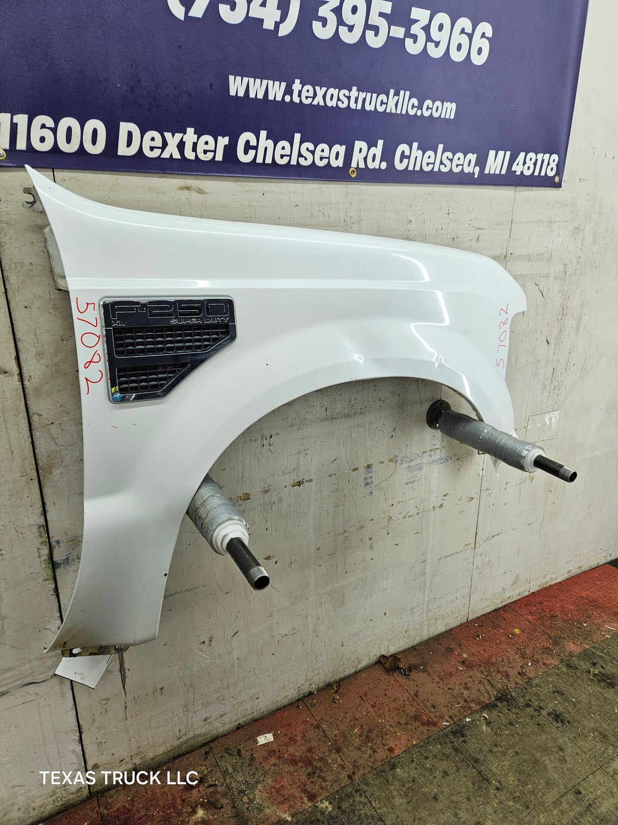 2008-2010 Ford Super Duty F250 F350 RH Passenger Side Fender - Oxford White