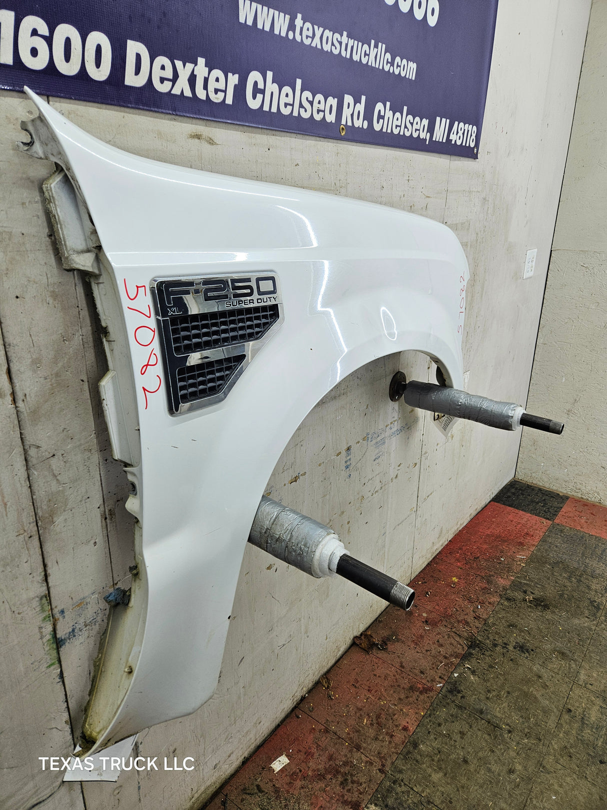 2008-2010 Ford Super Duty F250 F350 RH Passenger Side Fender - Oxford White