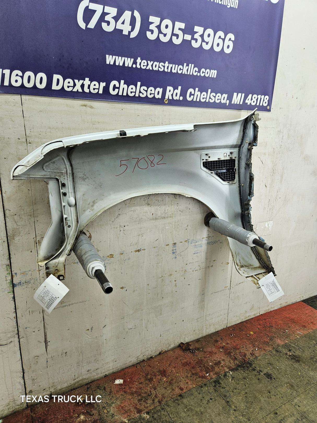 2008-2010 Ford Super Duty F250 F350 RH Passenger Side Fender - Oxford White