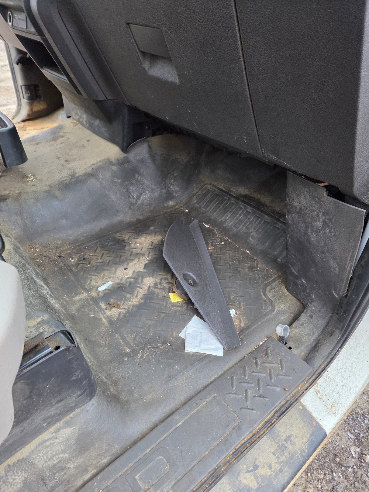 2009-2014 Ford F150 Regular Cab 2 Door Truck Cab