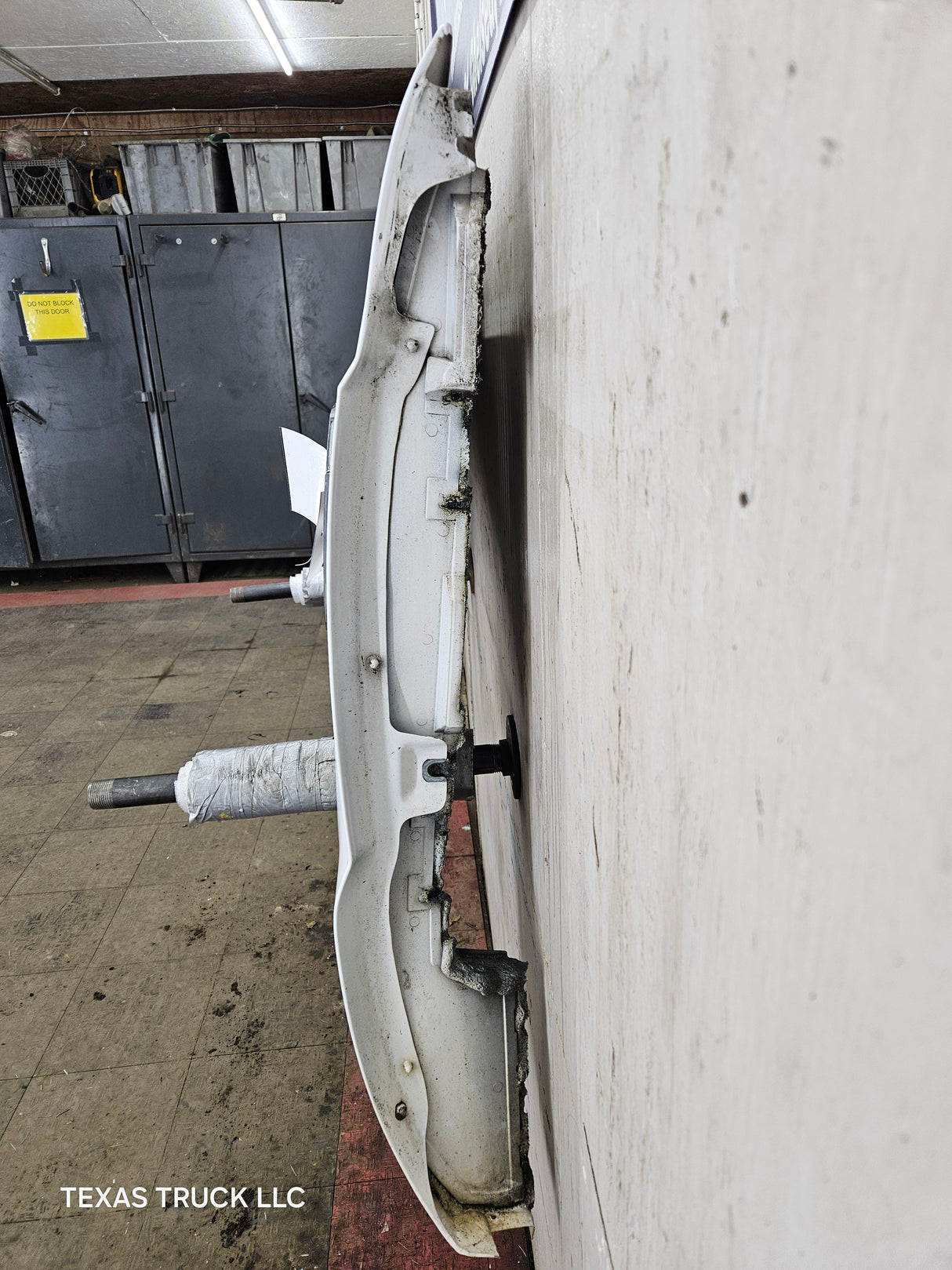 2008-2010 Ford Super Duty F250 F350 LH Driver Side Fender - Oxford White