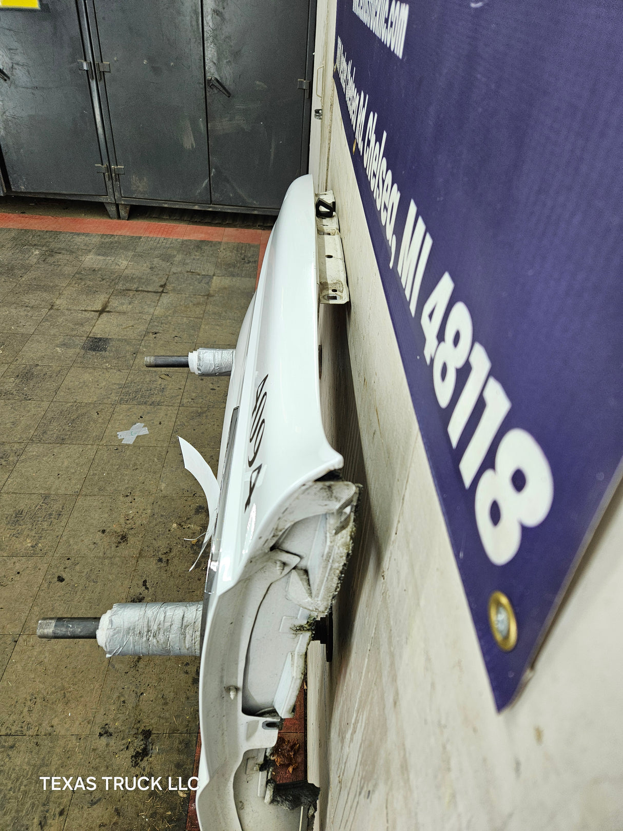 2008-2010 Ford Super Duty F250 F350 LH Driver Side Fender - Oxford White