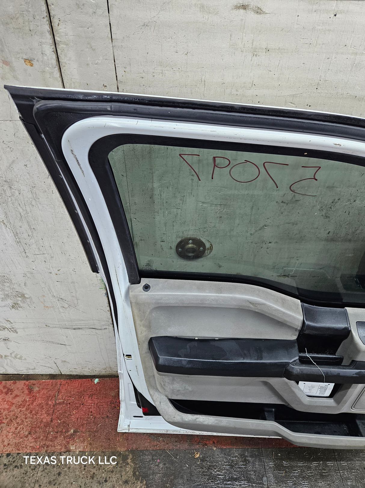 2015-2022 Ford F150 / Super Duty Driver Front Door LH F250 F350 F450 F550