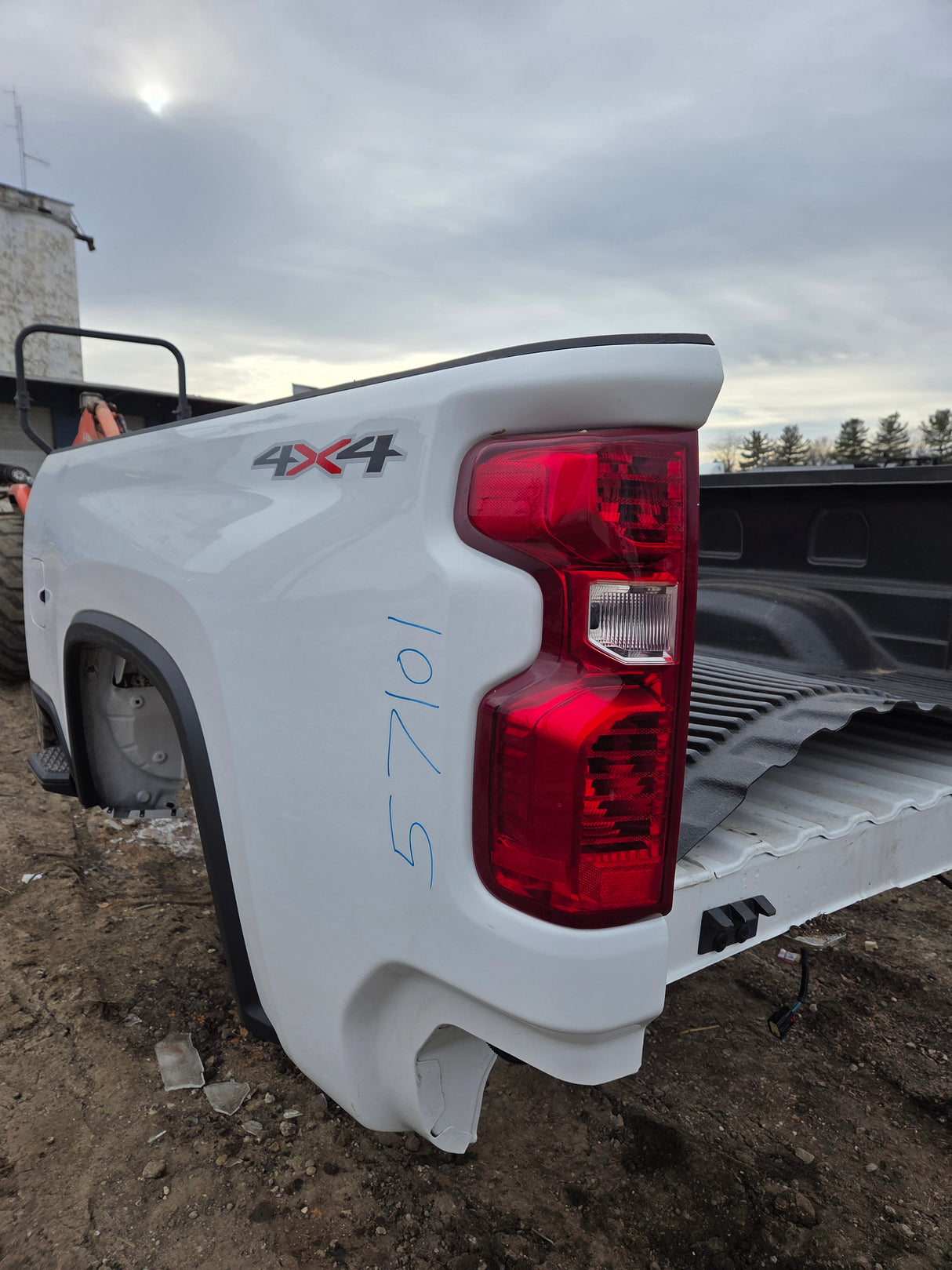 2019-2025 Chevrolet Silverado 2500 3500 HD 6' 6" Short Truck Bed