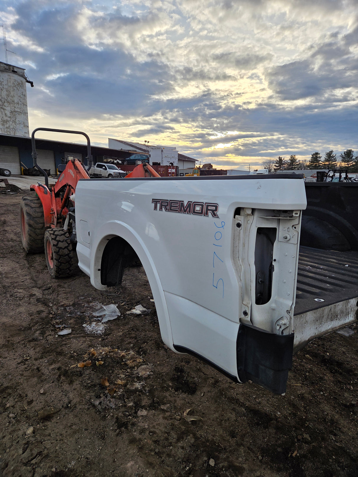 2017-2022 Ford F250 F350 Super Duty 6' 9" Short Truck Bed