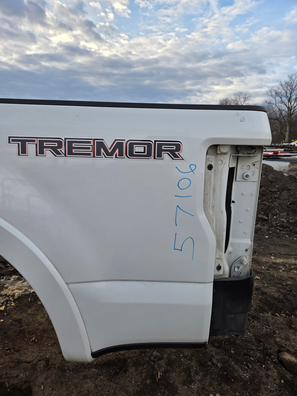 2017-2022 Ford F250 F350 Super Duty 6' 9" Short Truck Bed