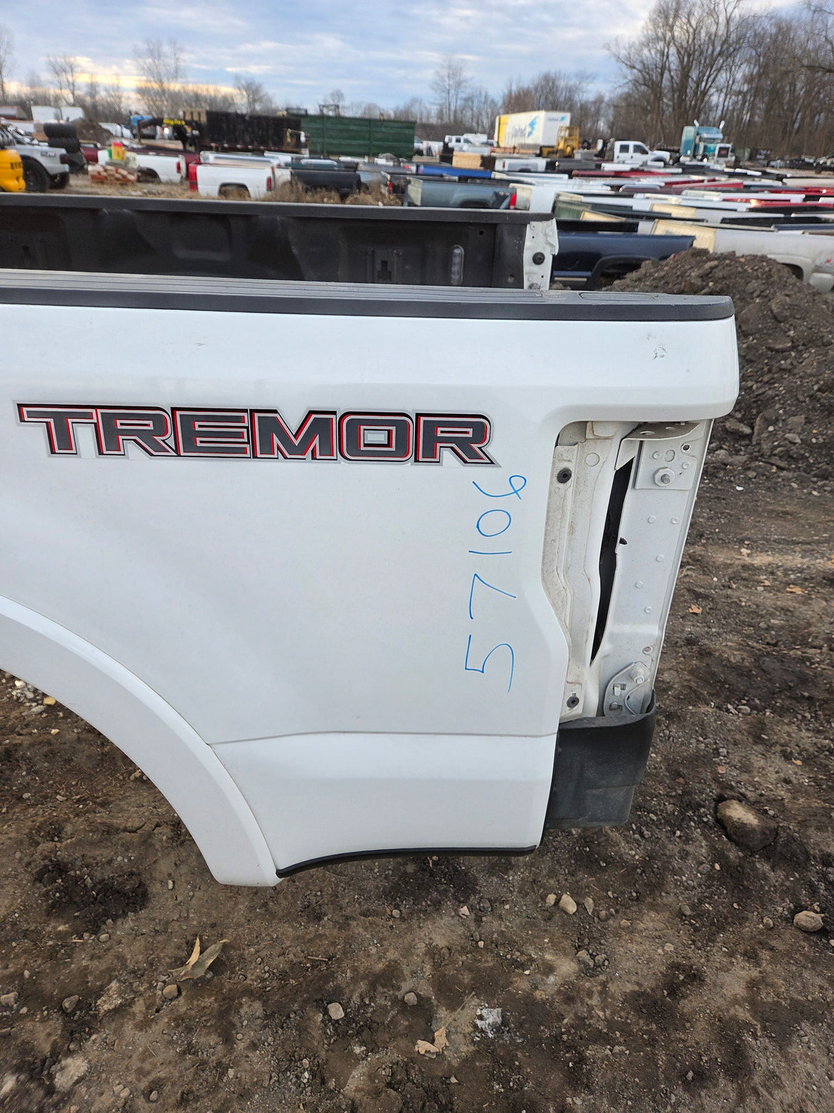 2017-2022 Ford F250 F350 Super Duty 6' 9" Short Truck Bed