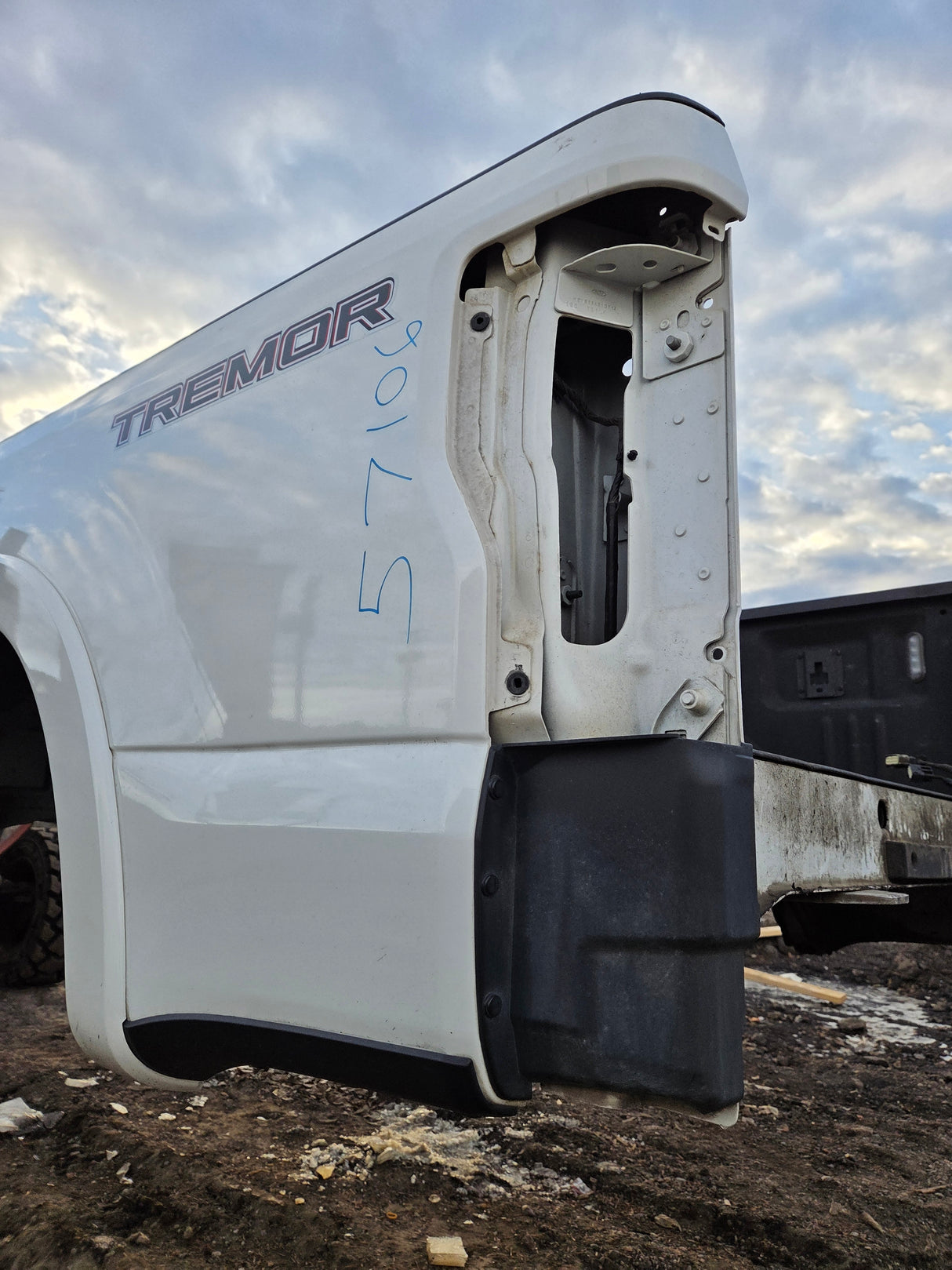 2017-2022 Ford F250 F350 Super Duty 6' 9" Short Truck Bed