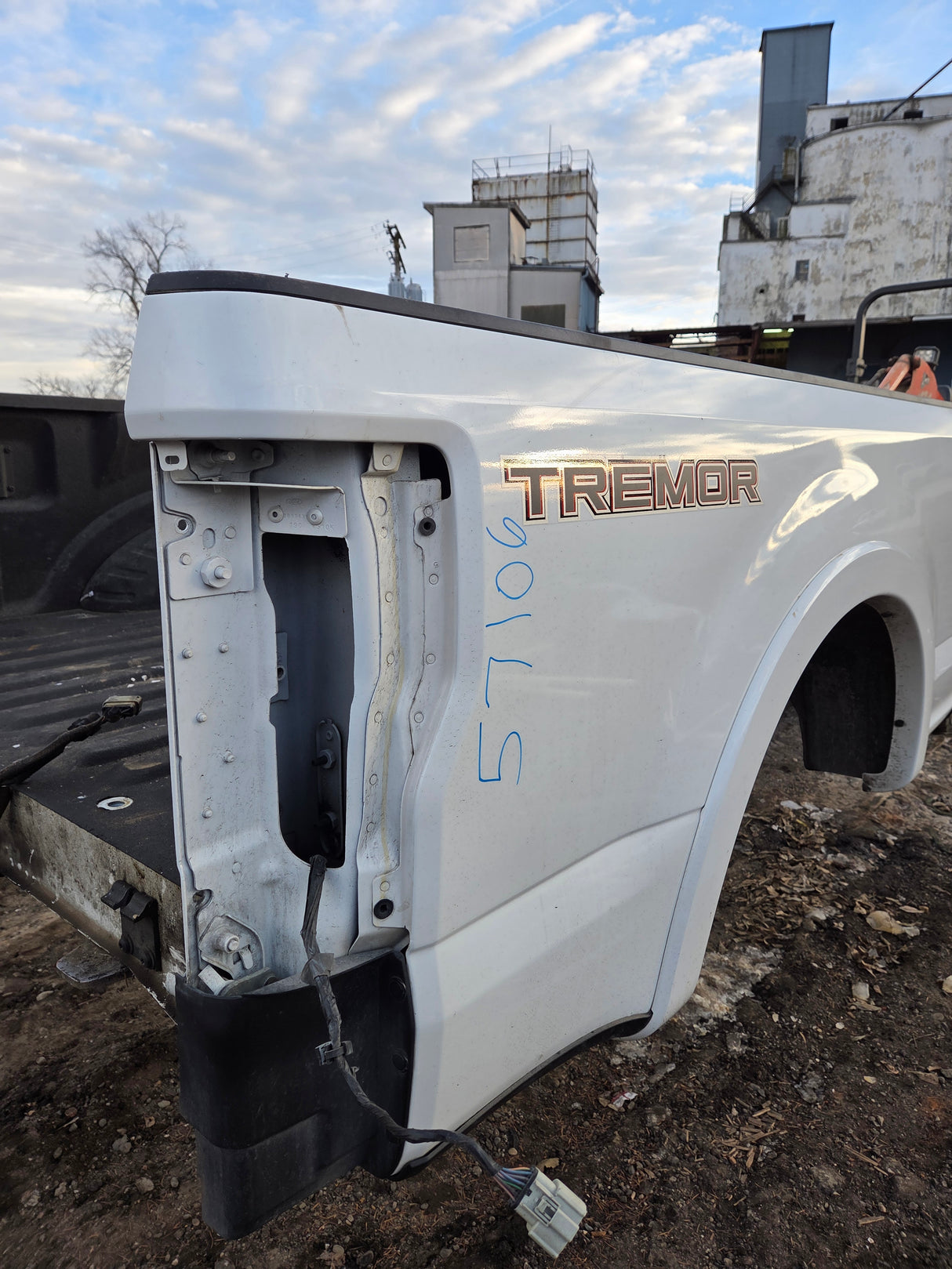 2017-2022 Ford F250 F350 Super Duty 6' 9" Short Truck Bed