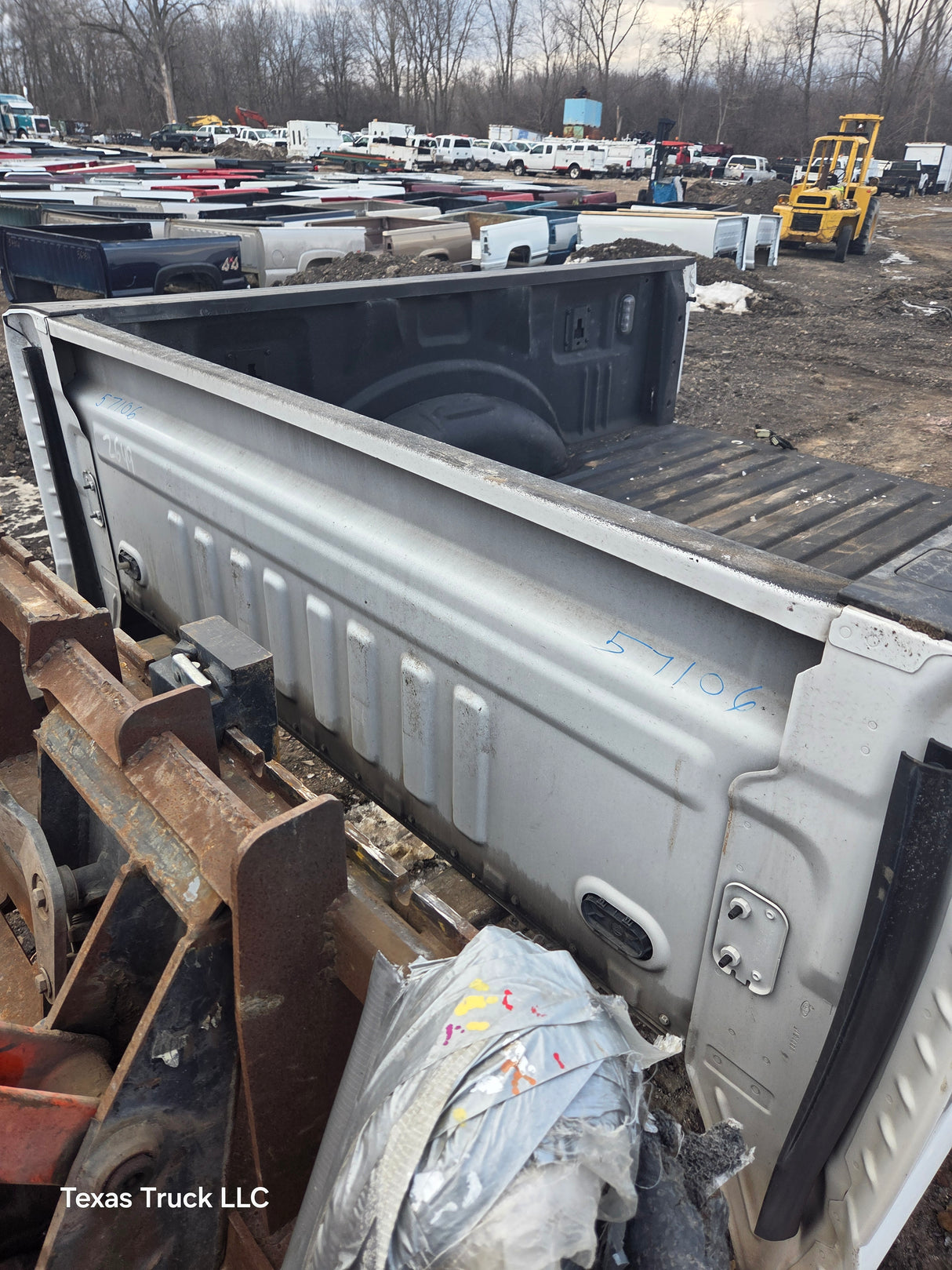 2017-2022 Ford F250 F350 Super Duty 6' 9" Short Truck Bed