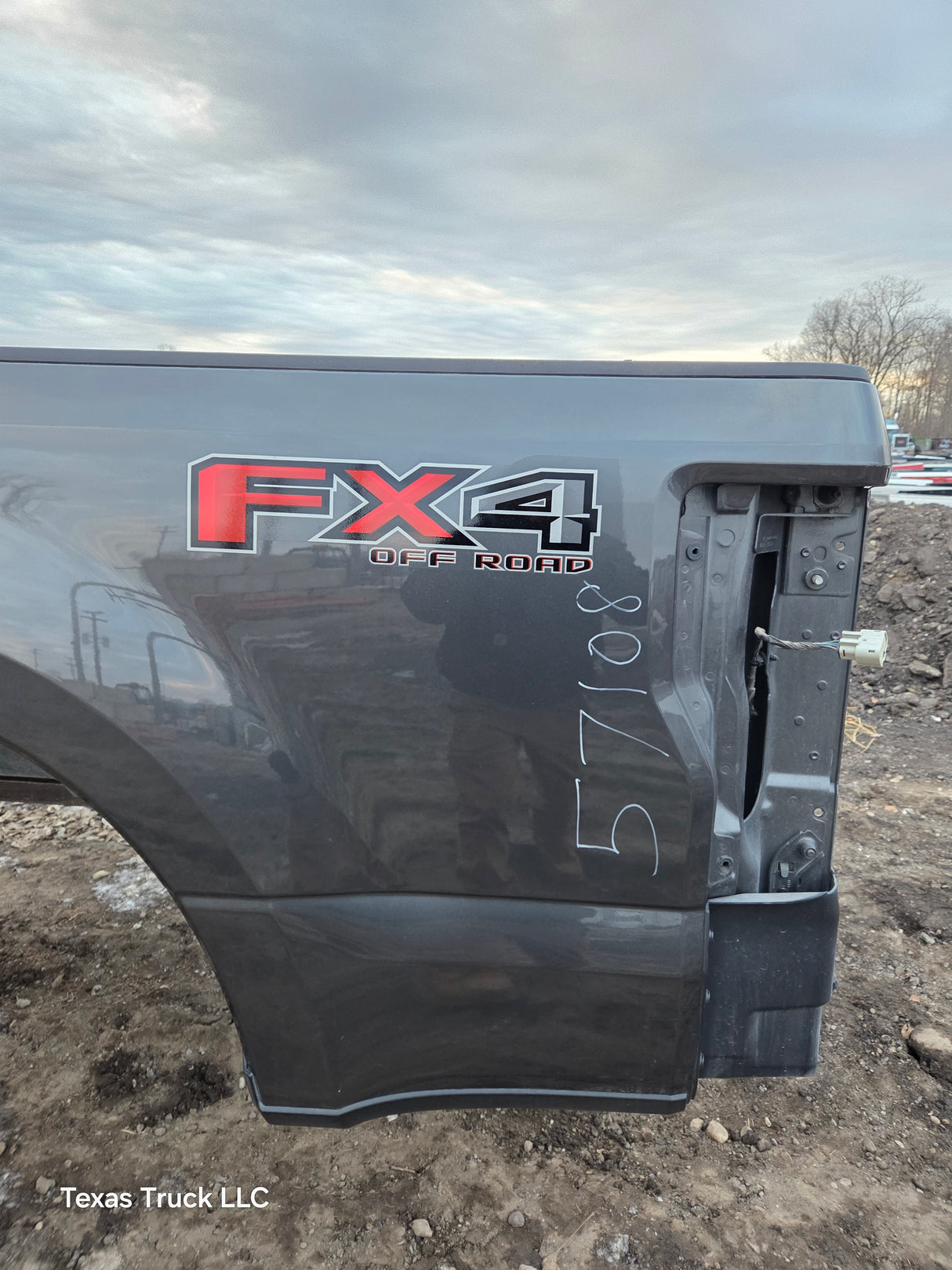 2017-2022 Ford F250 F350 Super Duty 6' 9" Short Truck Bed