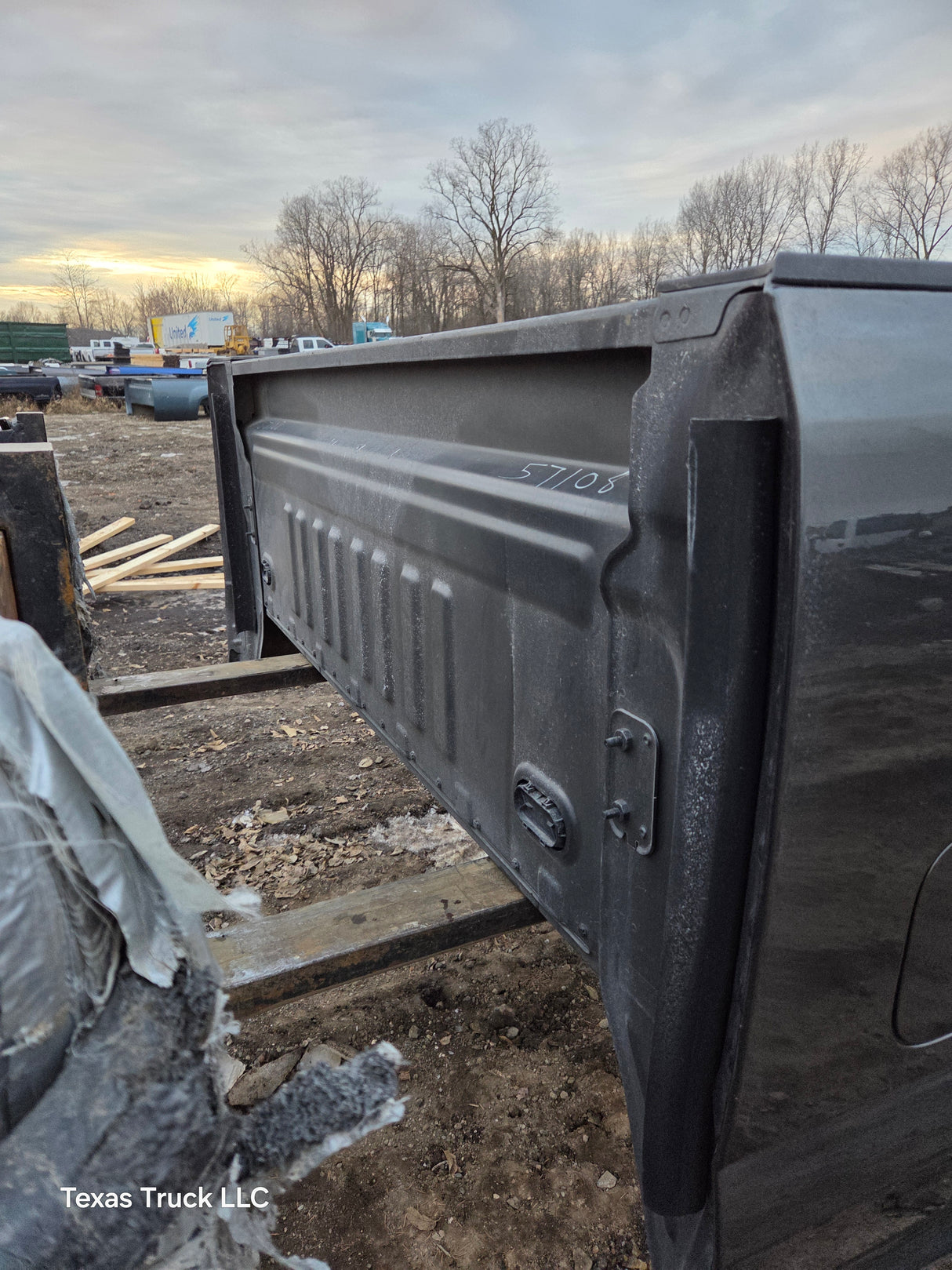 2017-2022 Ford F250 F350 Super Duty 6' 9" Short Truck Bed