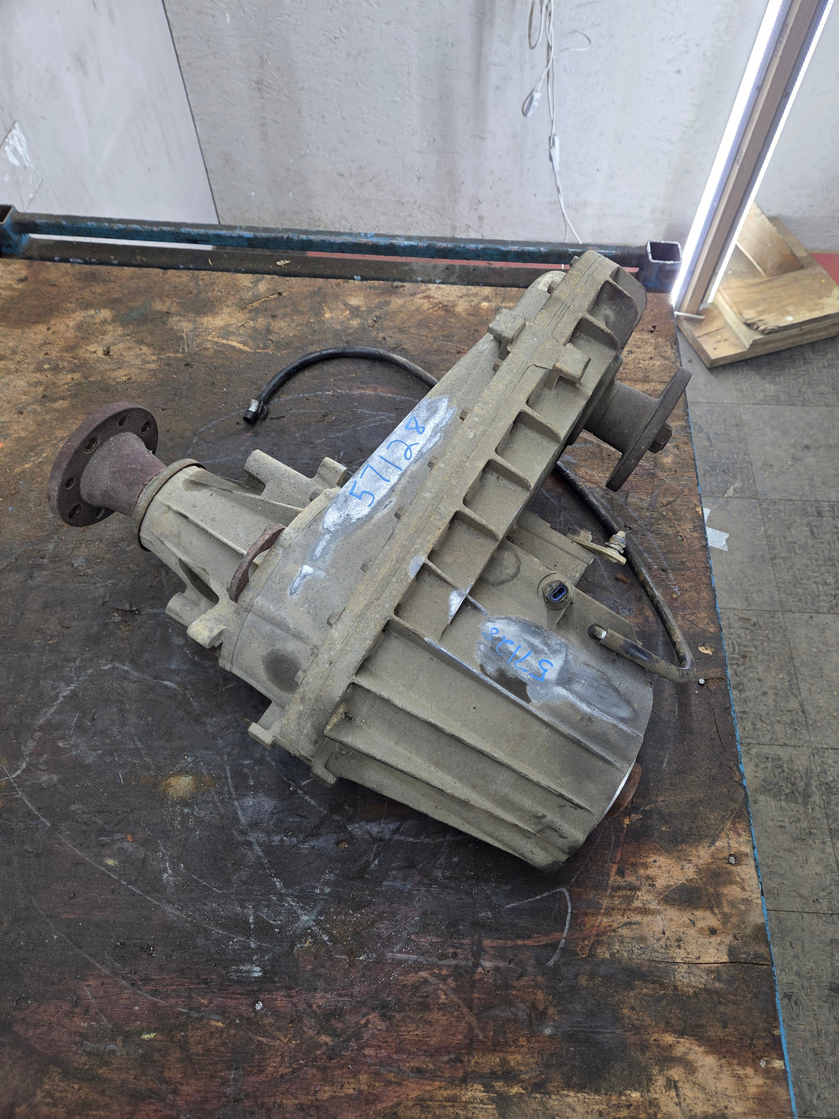 2003-2010 Ford Pickup F250 F350 F450 F550 Super Duty Manual Shift Transfer Case 6.0L 6.4l Power Stroke, 6.8L v10 triton, 5.4L v8 5r110 7C34 7A195 BE