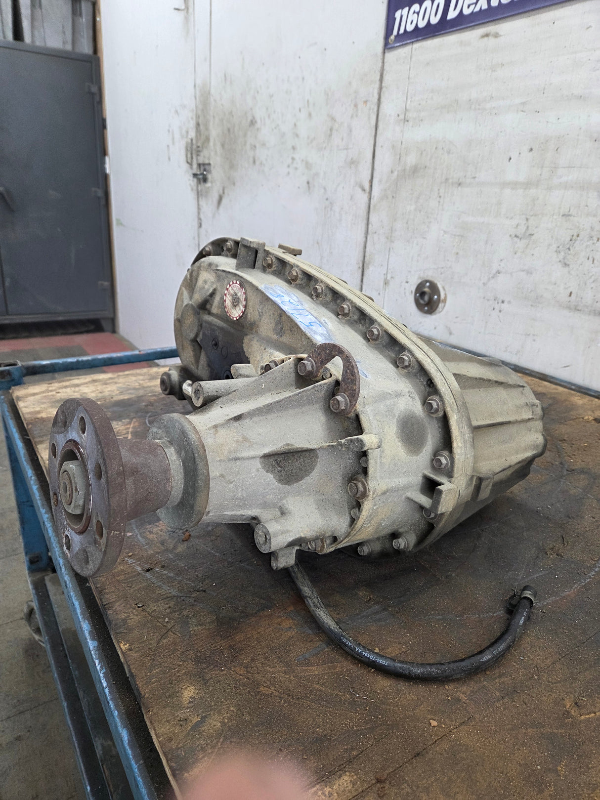 2003-2010 Ford Pickup F250 F350 F450 F550 Super Duty Manual Shift Transfer Case 6.0L 6.4l Power Stroke, 6.8L v10 triton, 5.4L v8 5r110 7C34 7A195 BE