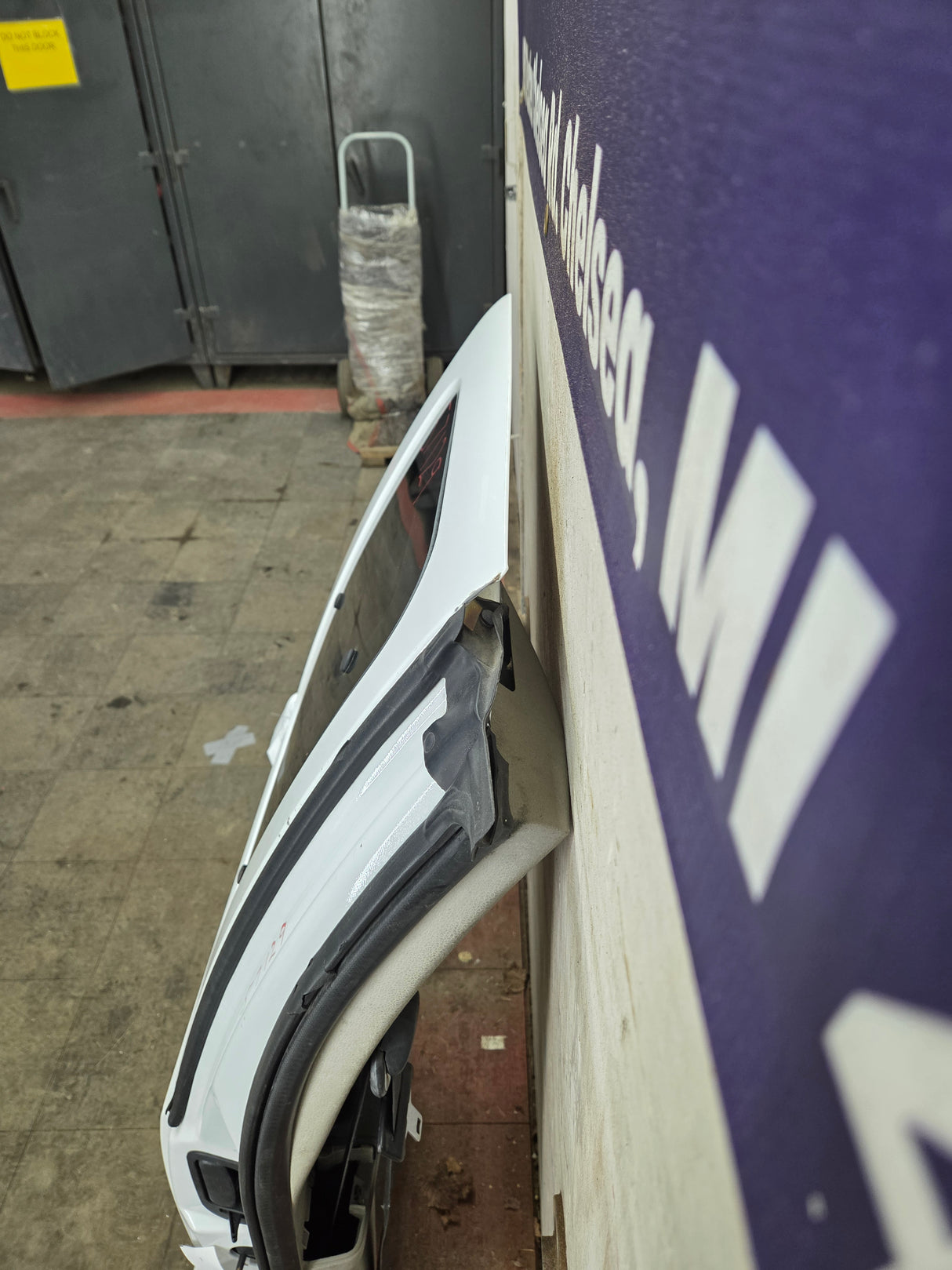 2008-2016 Ford Super Duty F250 F350 F450 F550 RH Extended Cab Passenger Side Rear Door