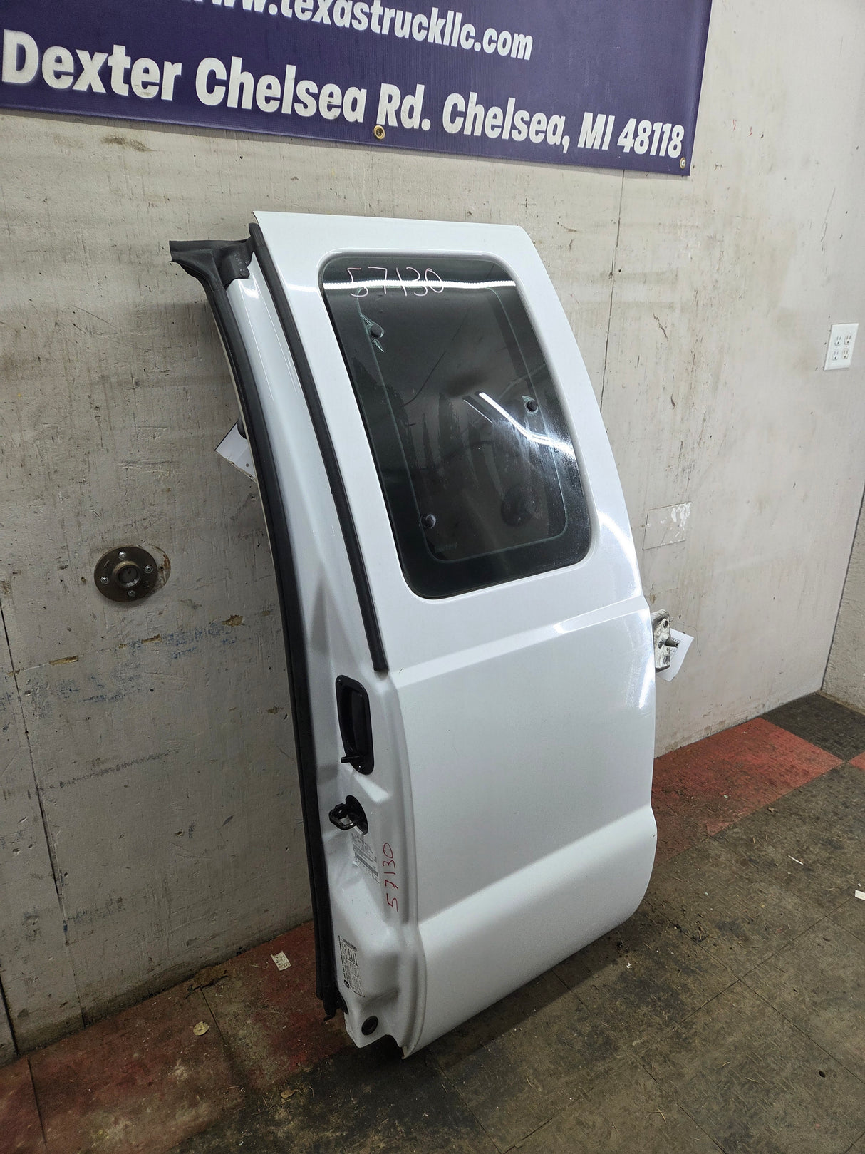 2008-2016 Ford Super Duty F250 F350 F450 F550 LH Extended Cab Driver Side Rear Door