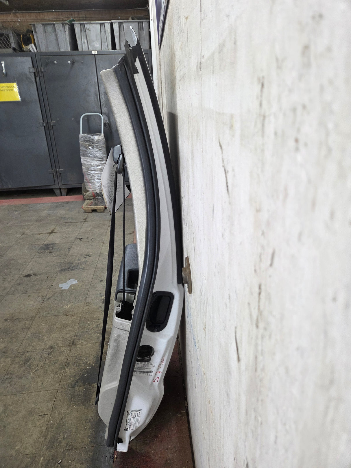 2008-2016 Ford Super Duty F250 F350 F450 F550 LH Extended Cab Driver Side Rear Door