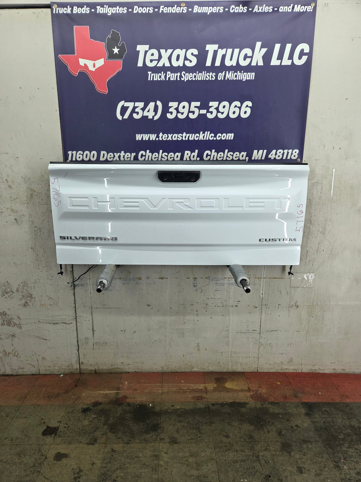 2019-2024 Chevrolet Silverado 1500 Tailgate 2020 2021 2022 2023