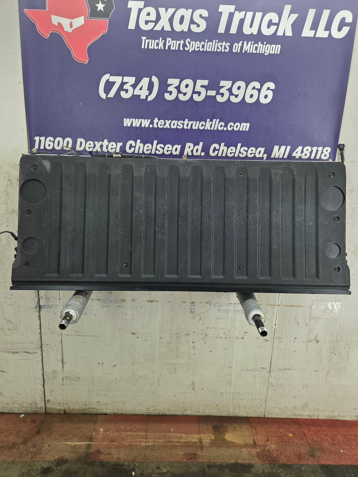 2019-2024 Chevrolet Silverado 1500 Tailgate 2020 2021 2022 2023