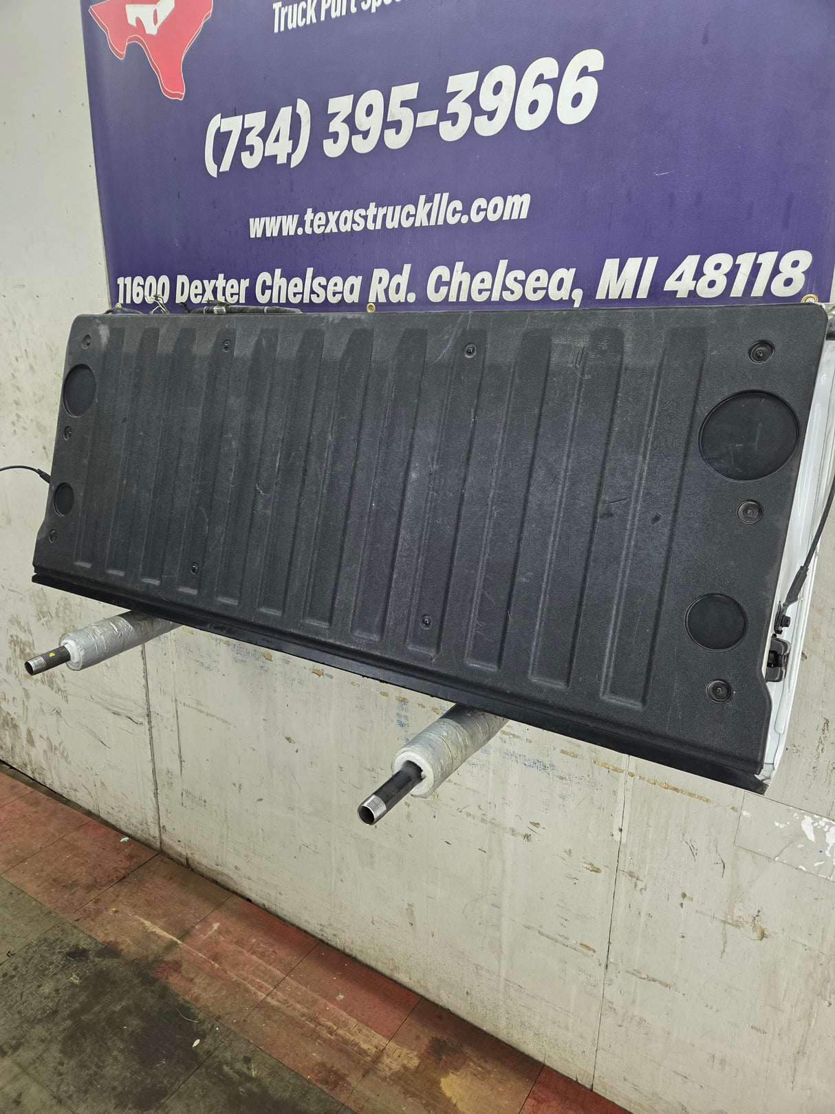 2019-2024 Chevrolet Silverado 1500 Tailgate 2020 2021 2022 2023