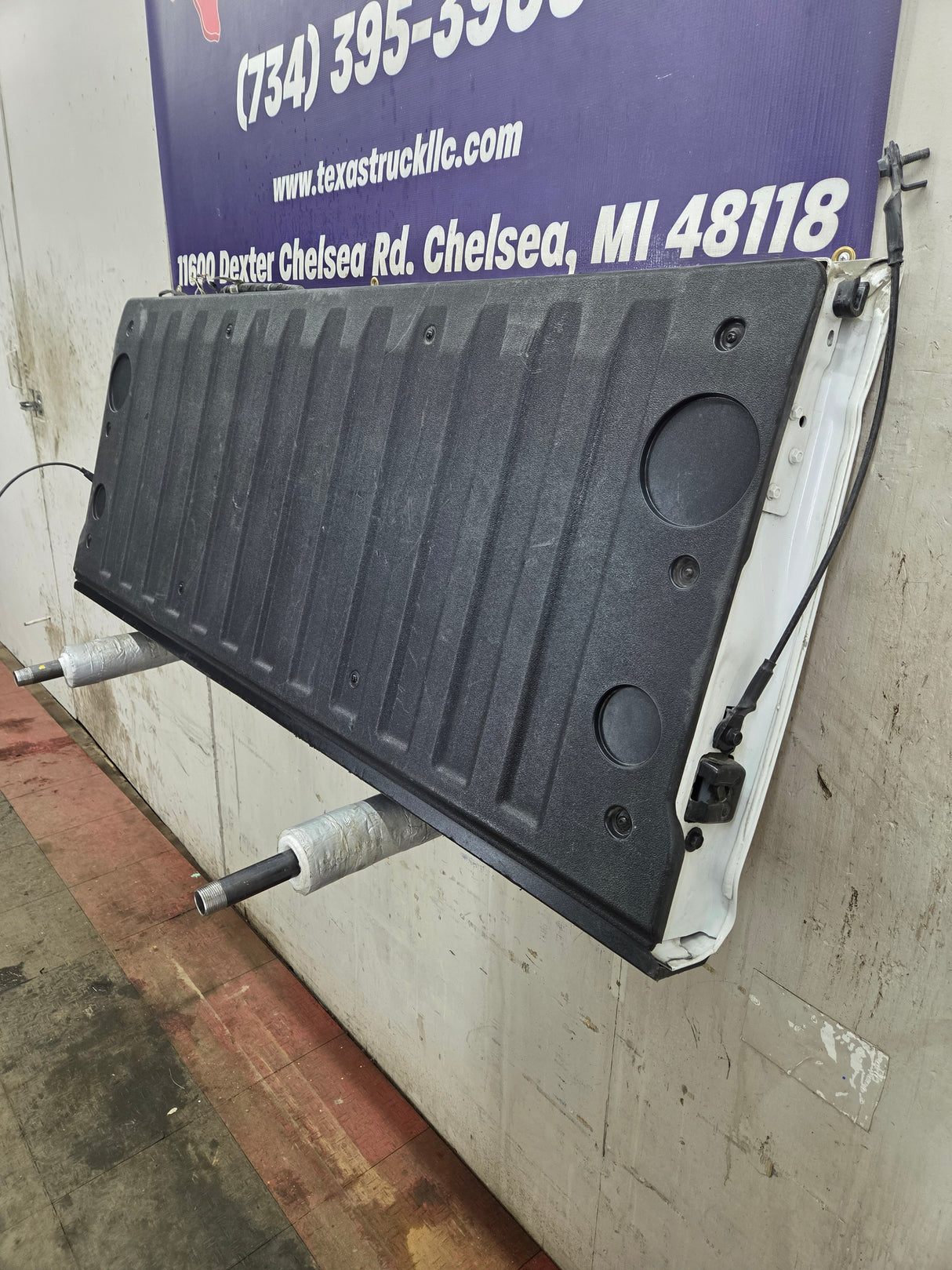 2019-2024 Chevrolet Silverado 1500 Tailgate 2020 2021 2022 2023