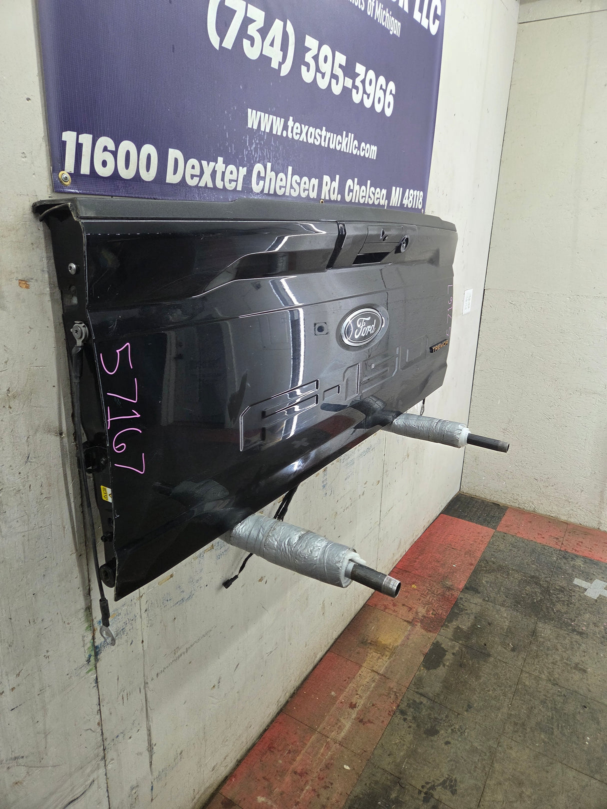 2021-2025 Ford F150 Tailgate W/Step