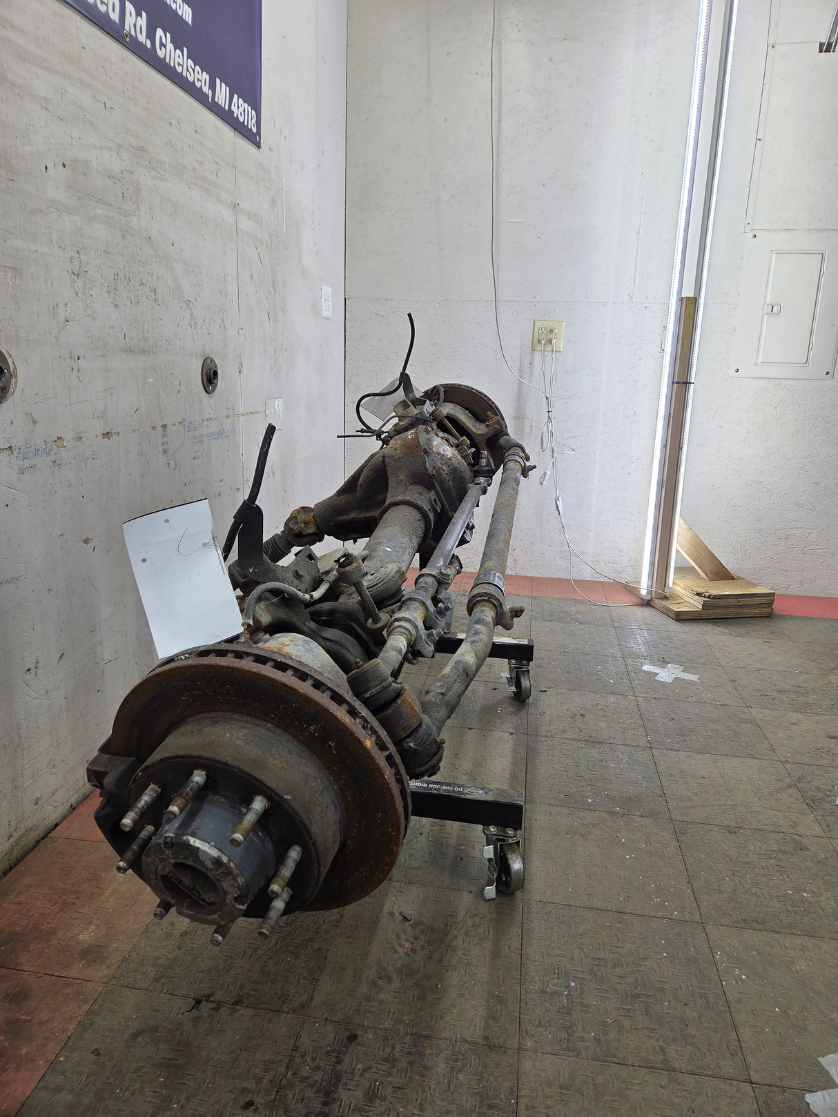 2011-2012 Ford Super Duty F250 F350 Front Axle 3.55 Gear Ratio 184K MILES