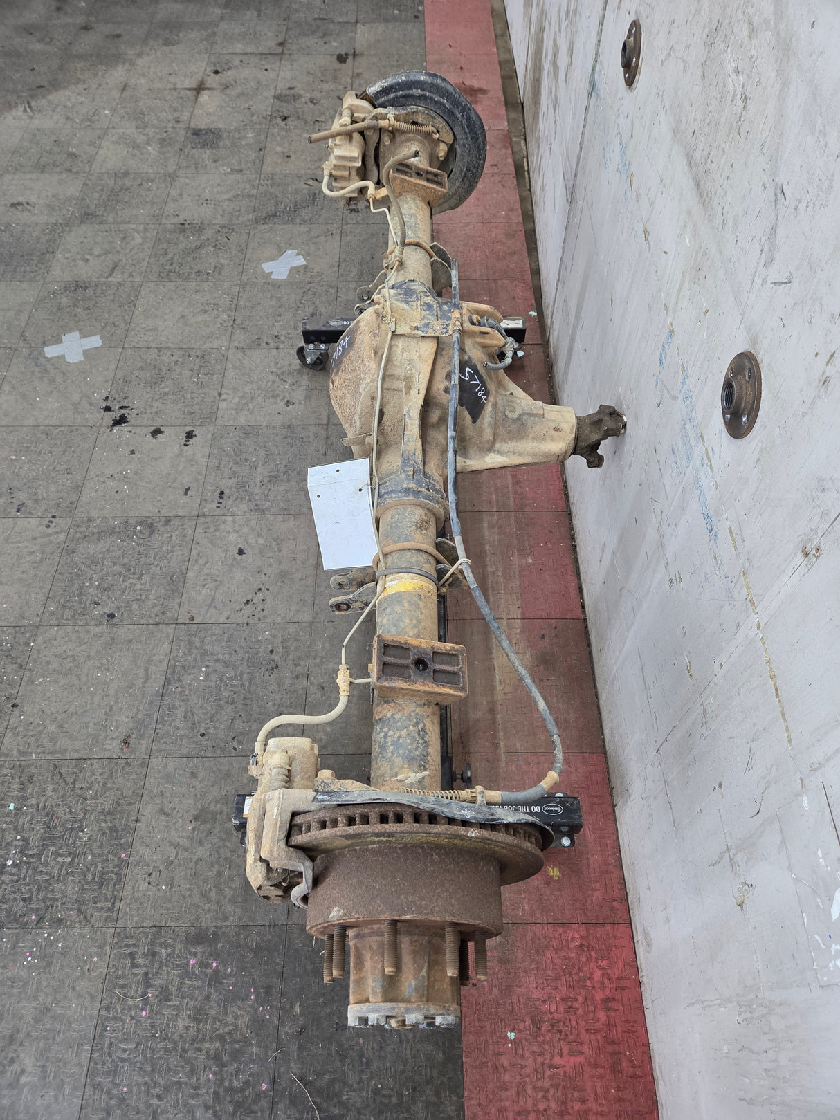 1999-2001 Ford Super Duty F250 F350 SRW Rear Axle 3.73 Ratio
