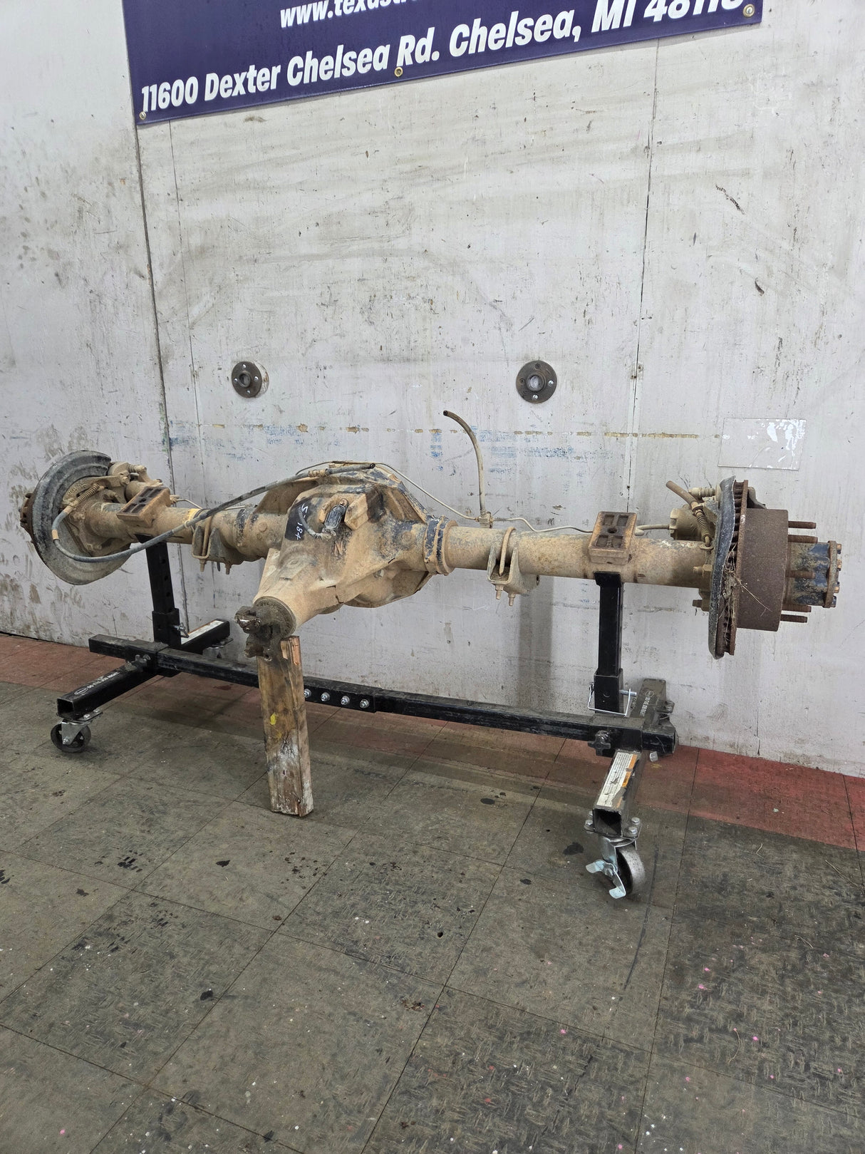 1999-2001 Ford Super Duty F250 F350 SRW Rear Axle 3.73 Ratio