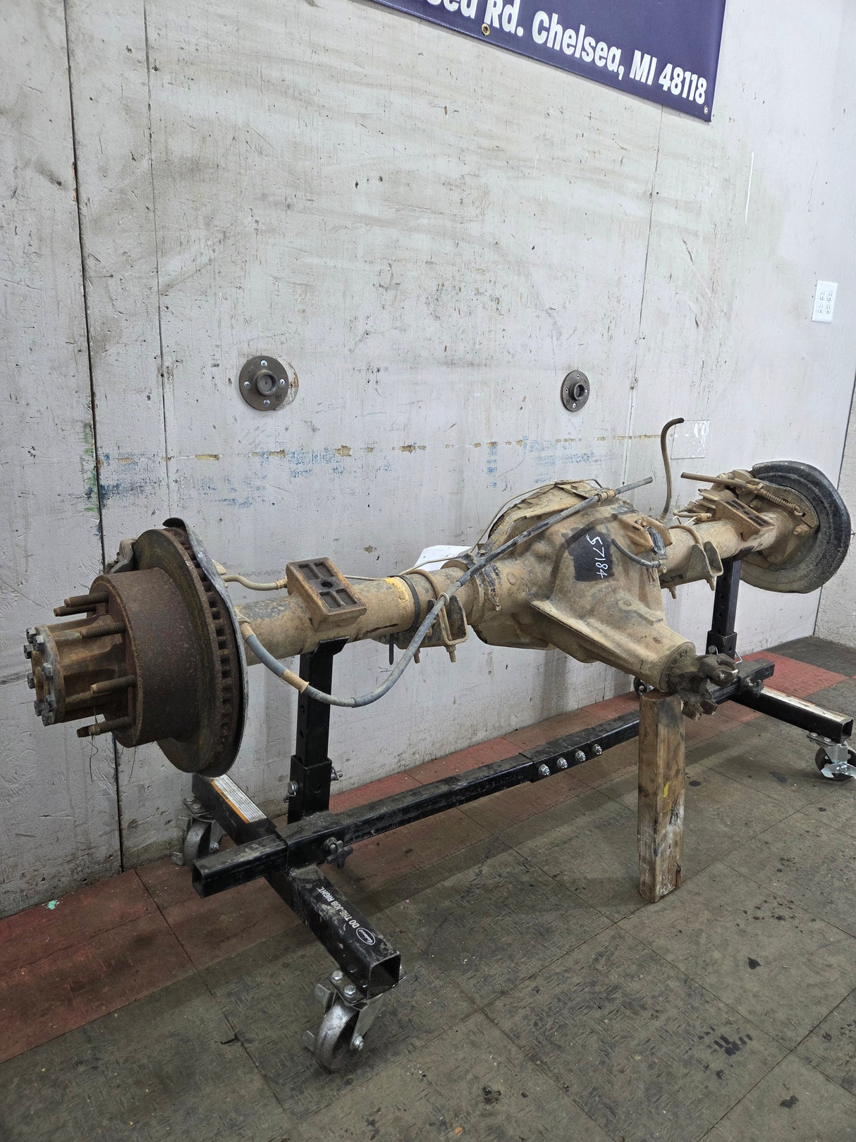 1999-2001 Ford Super Duty F250 F350 SRW Rear Axle 3.73 Ratio