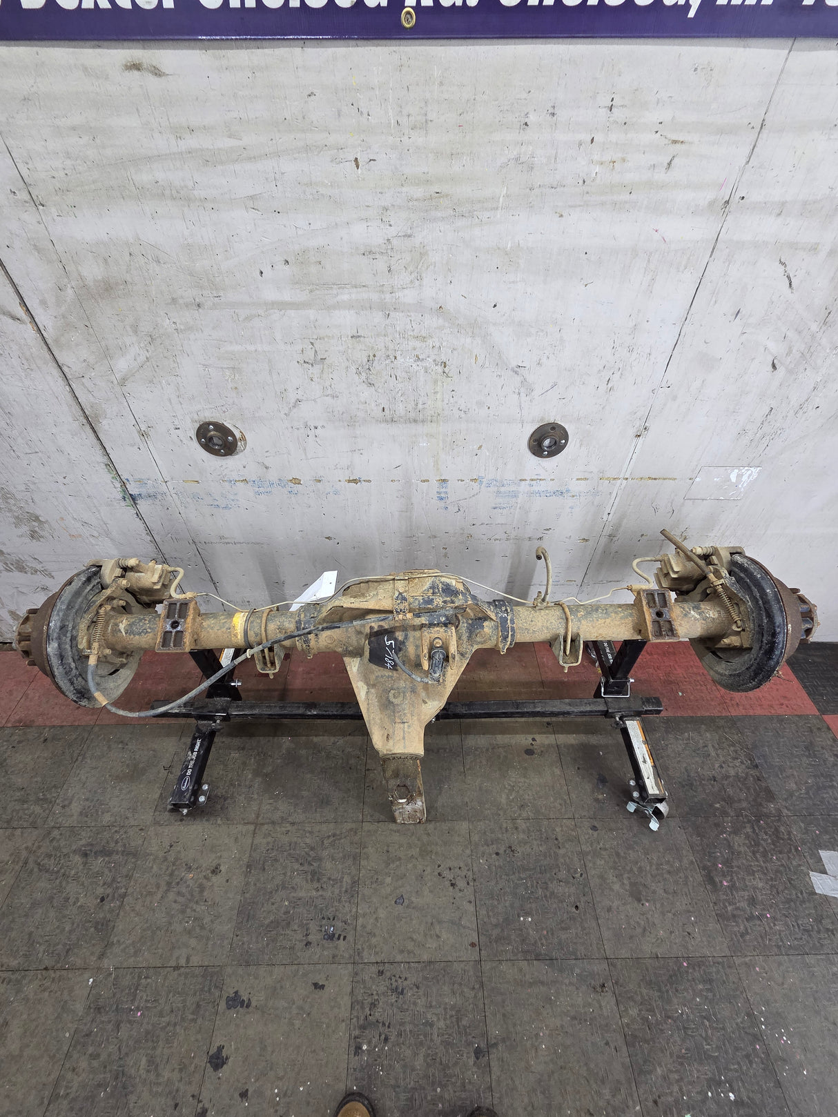 1999-2001 Ford Super Duty F250 F350 SRW Rear Axle 3.73 Ratio