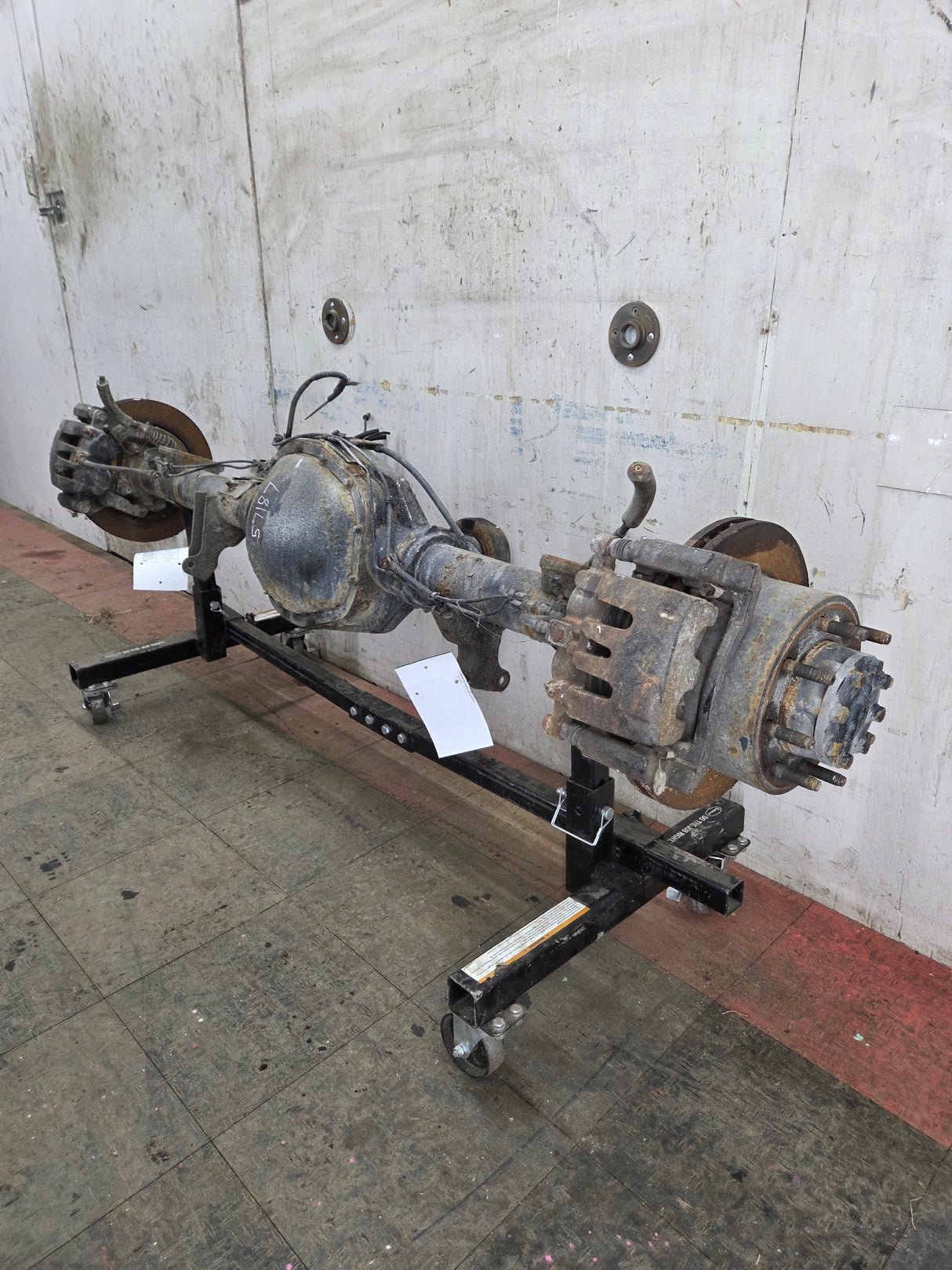 2011-2012 Ford Super Duty F250 F350 Rear Axle 3.55 Gear Ratio Electric Locking Rear End 184k miles