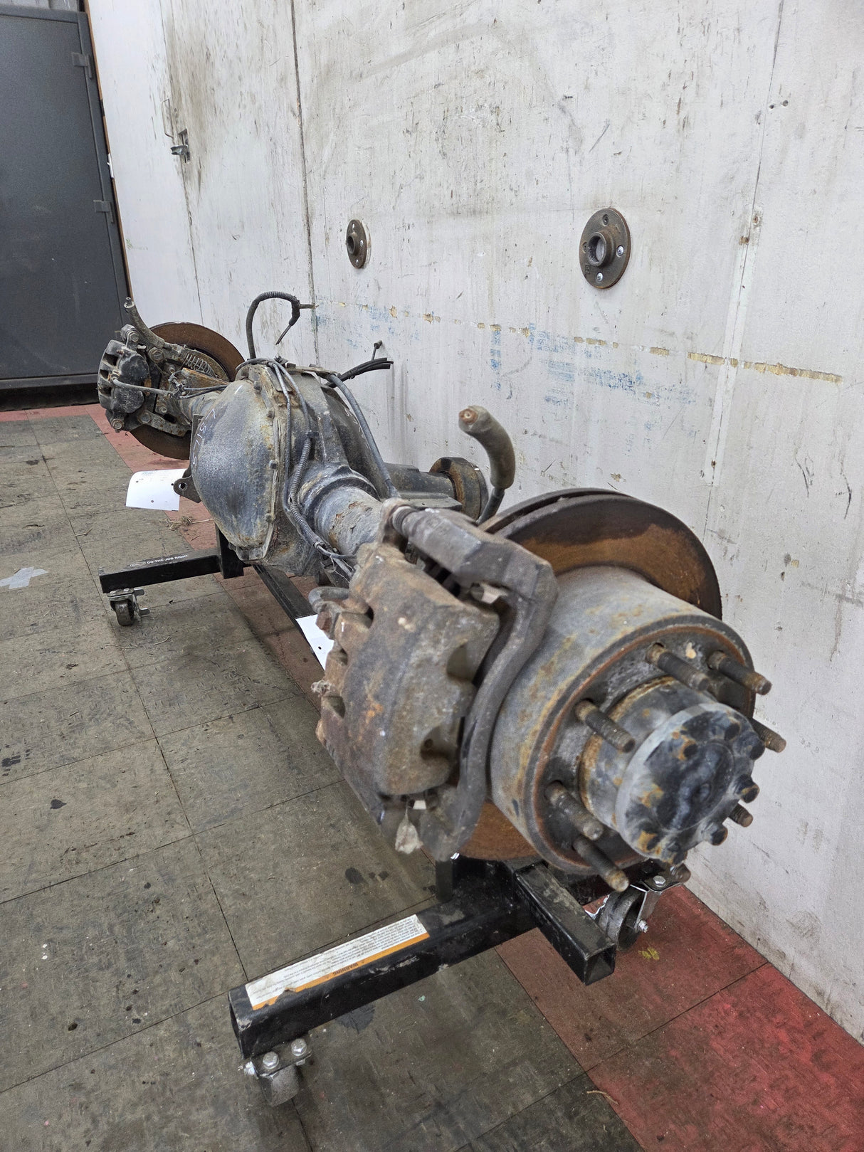 2011-2012 Ford Super Duty F250 F350 Rear Axle 3.55 Gear Ratio Electric Locking Rear End 184k miles