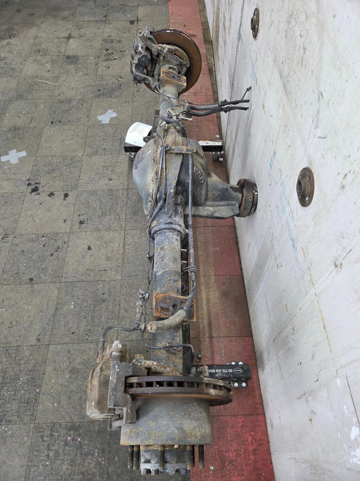 2011-2012 Ford Super Duty F250 F350 Rear Axle 3.55 Gear Ratio Electric Locking Rear End 184k miles