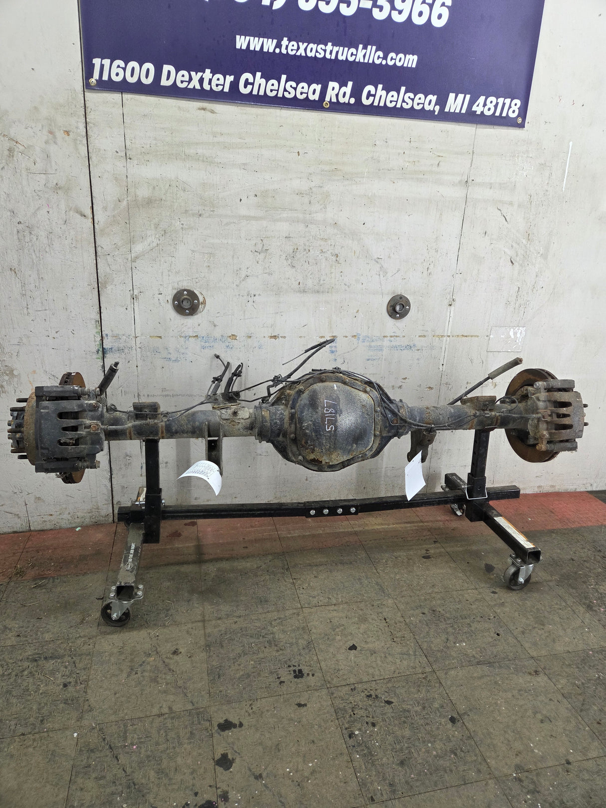 2011-2012 Ford Super Duty F250 F350 Rear Axle 3.55 Gear Ratio Electric Locking Rear End 184k miles
