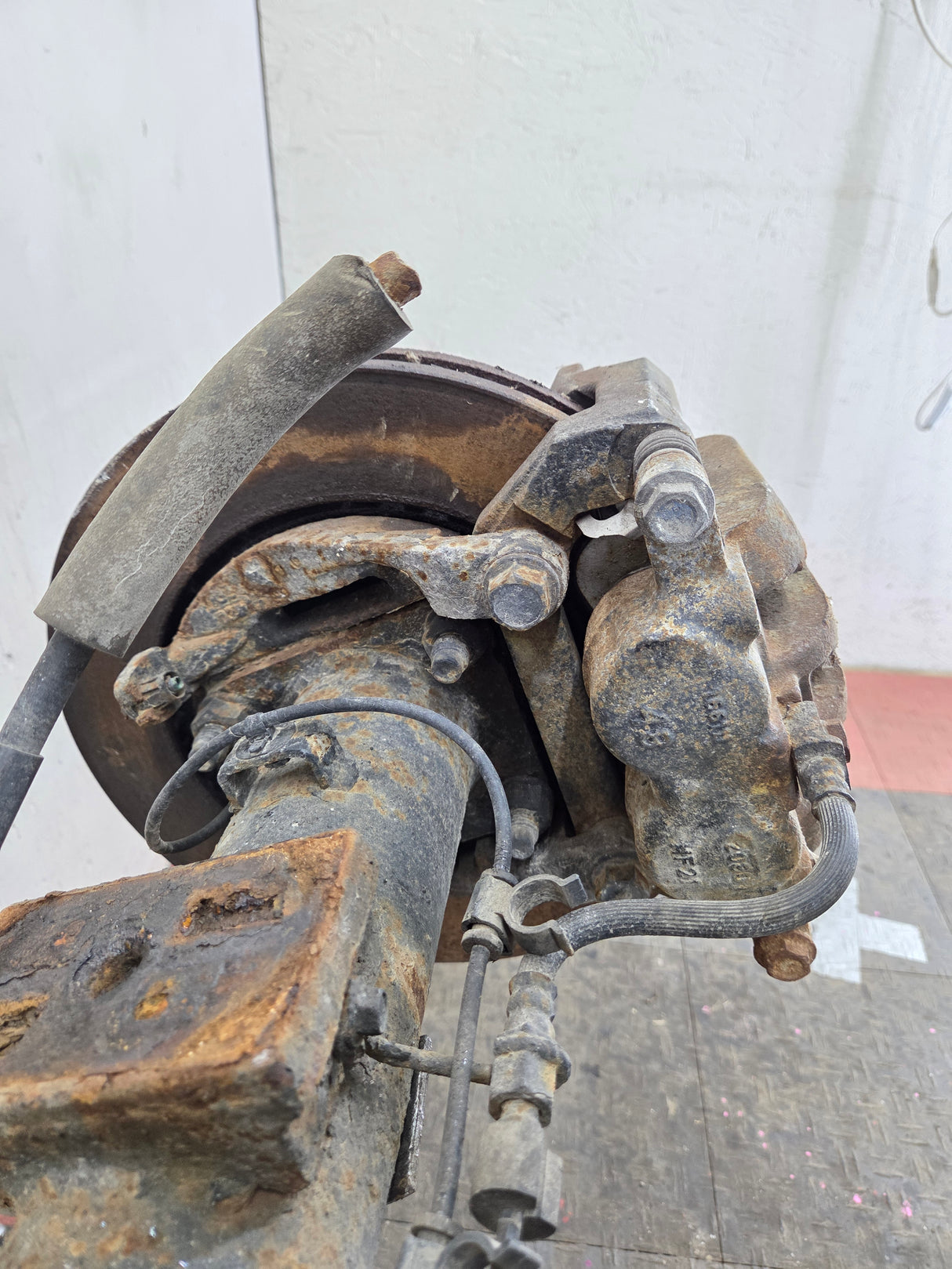 2011-2012 Ford Super Duty F250 F350 Rear Axle 3.55 Gear Ratio Electric Locking Rear End 184k miles