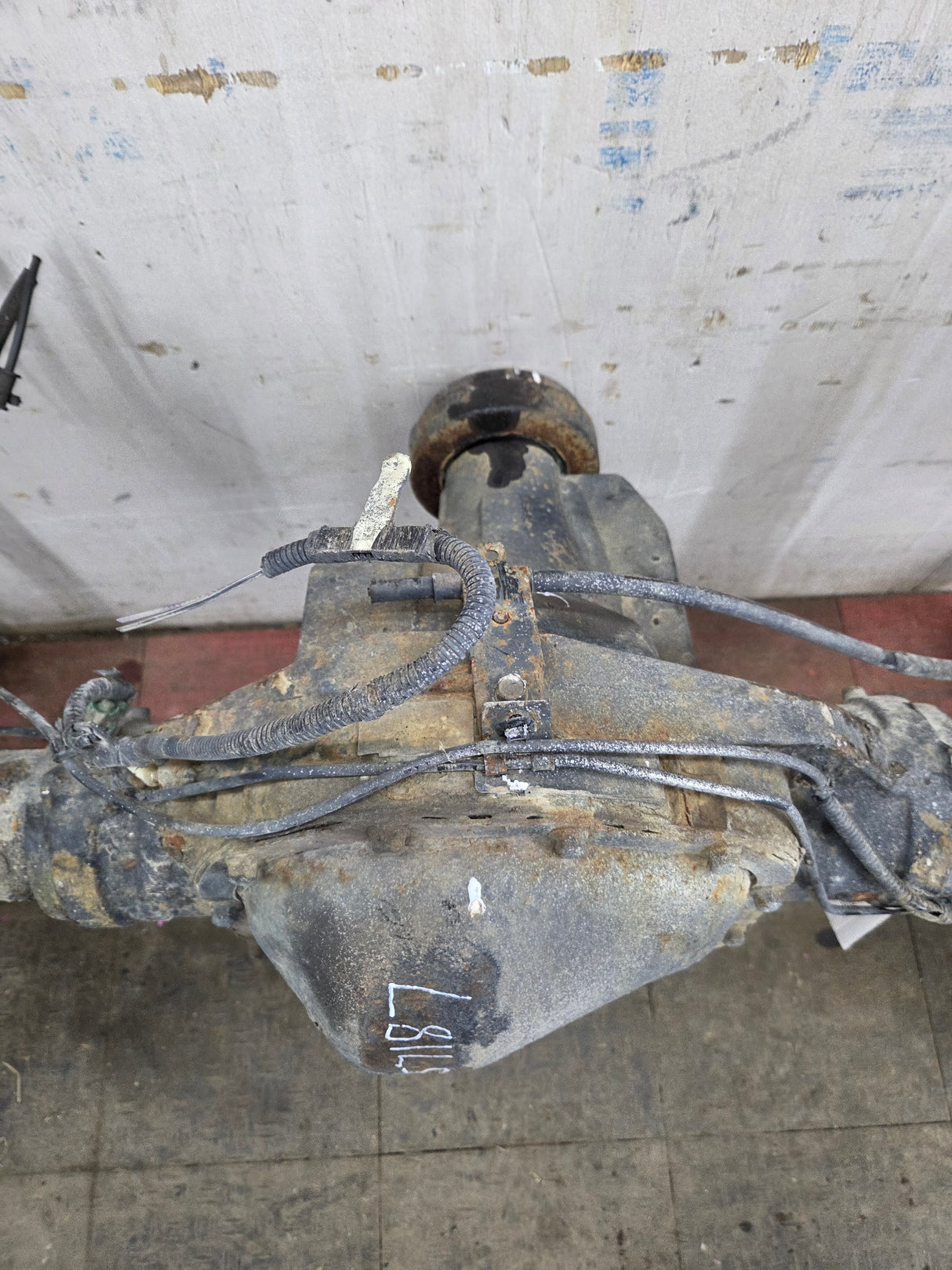 2011-2012 Ford Super Duty F250 F350 Rear Axle 3.55 Gear Ratio Electric Locking Rear End 184k miles